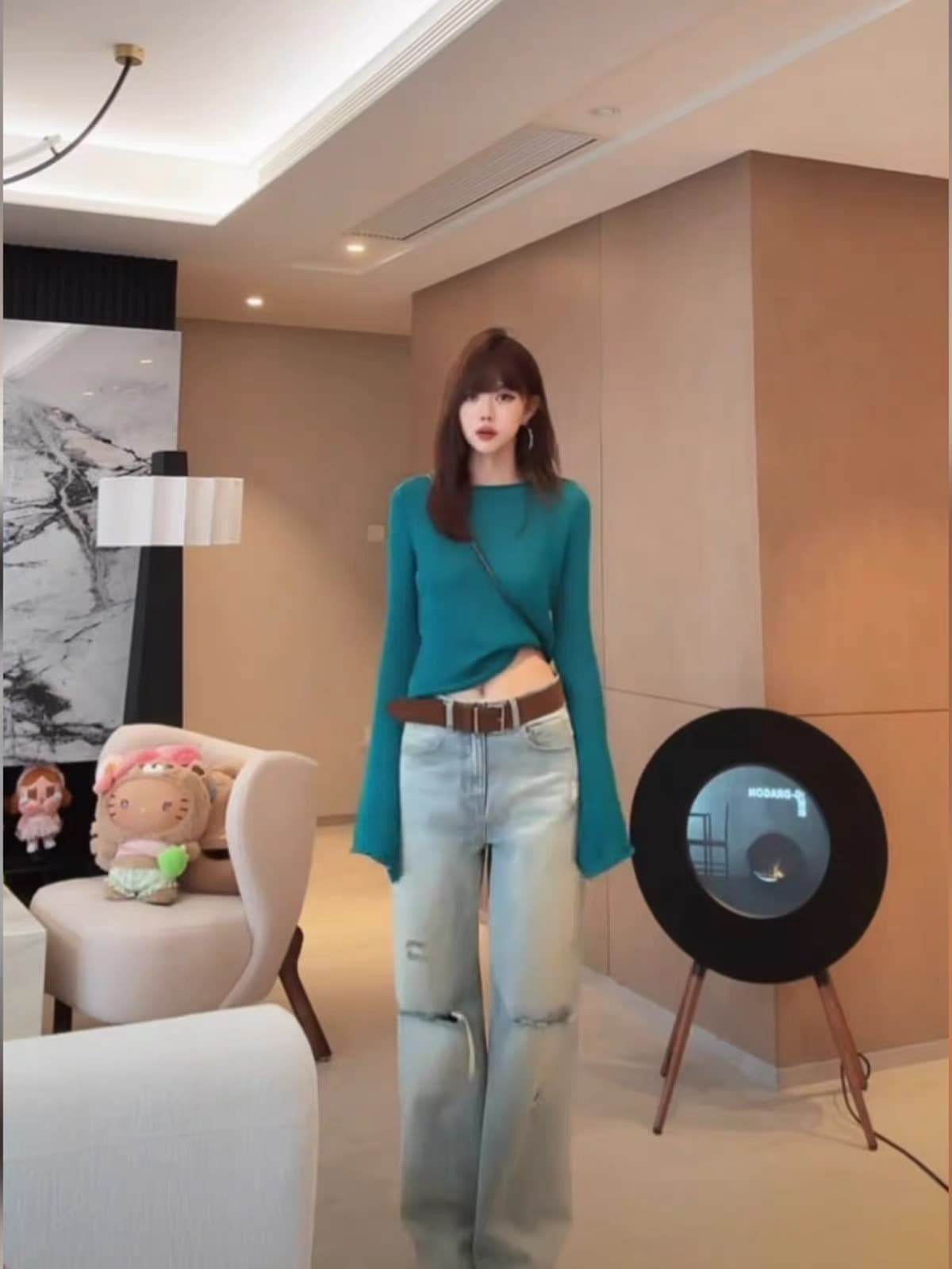 한 부서 파란색 라운드 넥 나팔 소매 니트 스웨터 여성 이른 가을 인사이드 가져 가라. 기본 셔츠 품격 핫걸 쇼트 스타일 긴팔 맨위 상세 이미지 3