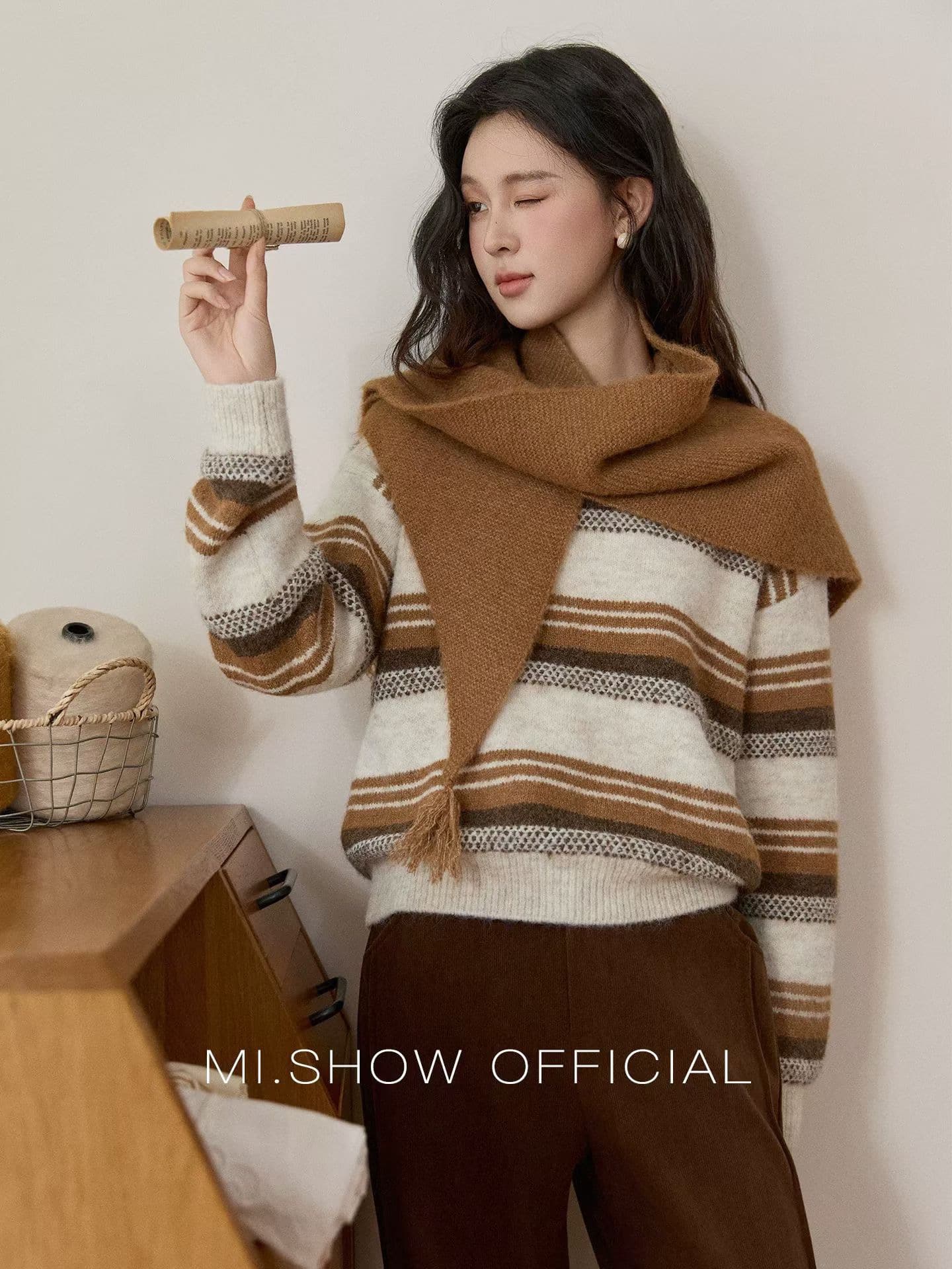 가을 겨울 새로운 라운드 넥 배색 스트라이프 루즈핏 한 부서 패션 다용도 여성 스카프 스웨터 트렌디 이미지 3