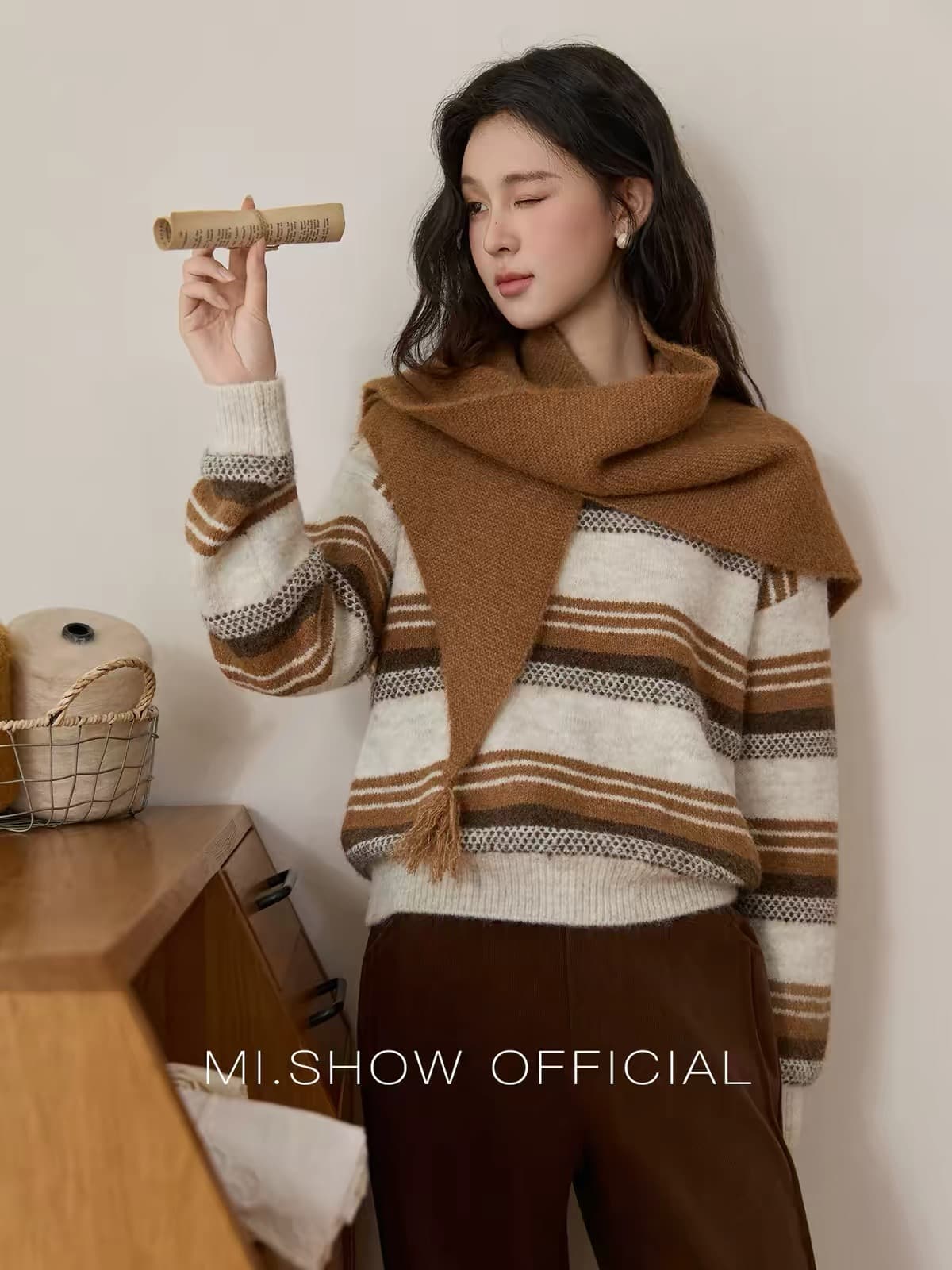가을 겨울 새로운 라운드 넥 배색 스트라이프 루즈핏 한 부서 패션 다용도 여성 스카프 스웨터 트렌디 상세 이미지 3