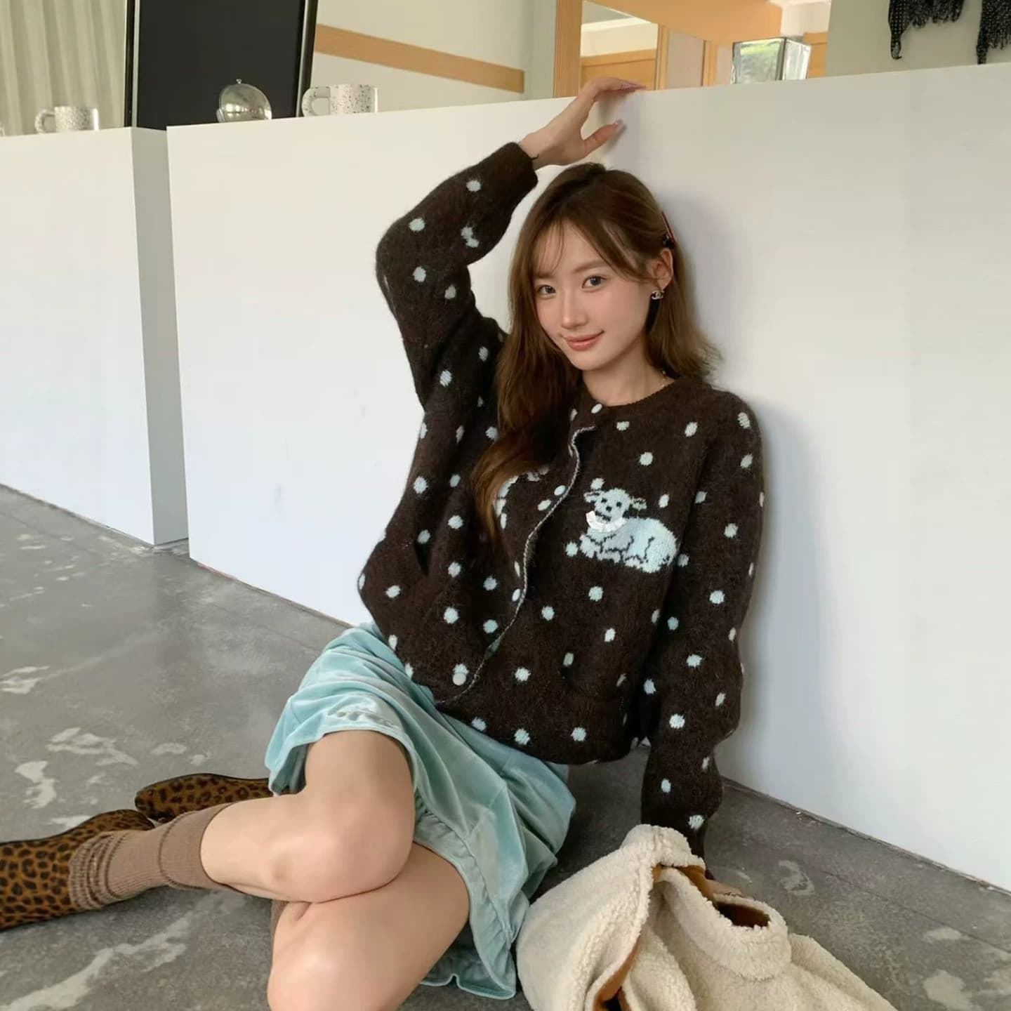 한 부서 도트 무늬 레트로 어린 양 스웨터 여자 오픈 가디건 가을 겨울 새로운 루즈핏 니트 스웨터 재킷 느긋한 바람 맨위 트렌디 이미지 3