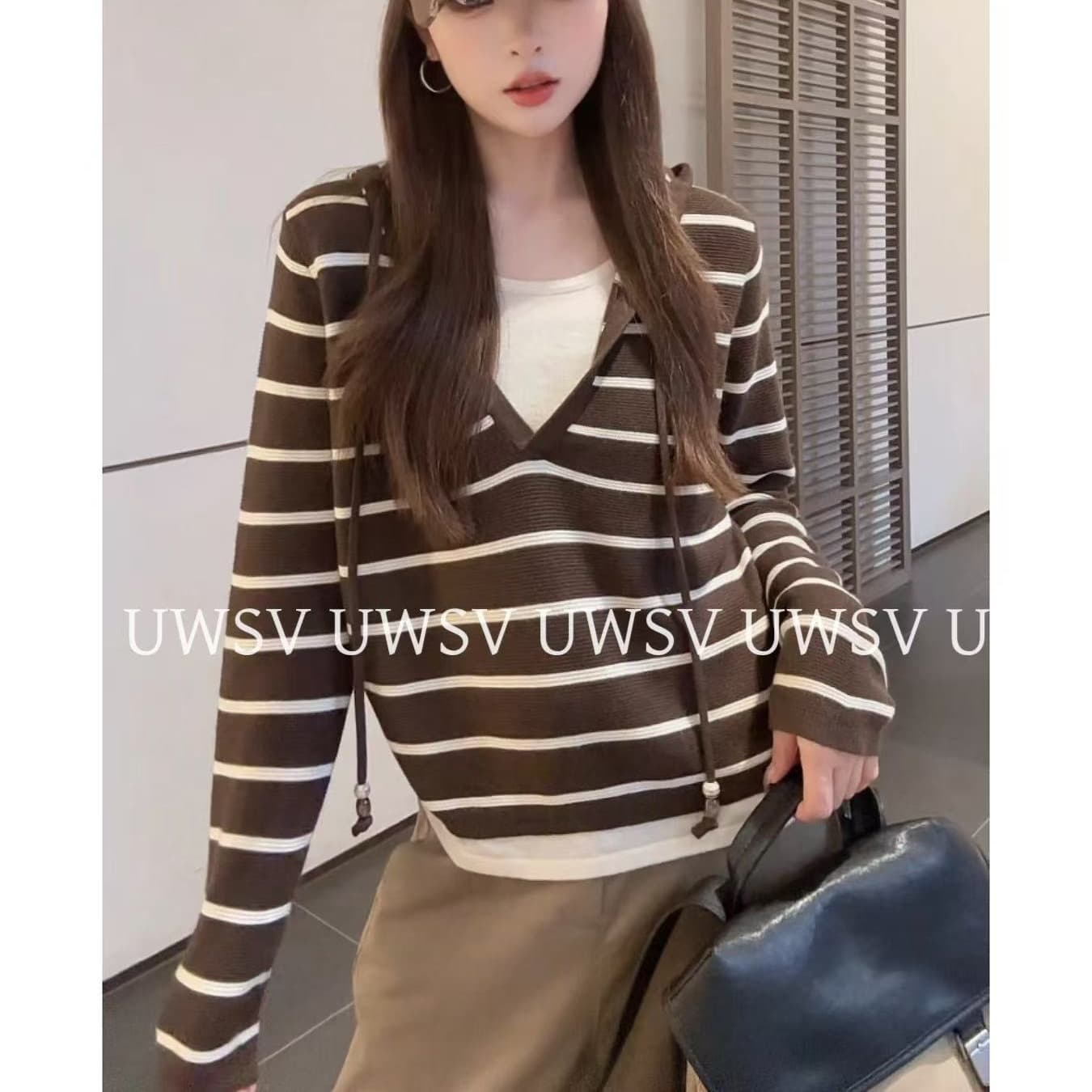 Annan uwsv 새로운 이른 가을 한 부서 작은 대중 루즈핏 캐주얼 여자 모자 셔츠 페이크 레이어드 후드 스트라이프 니트 스웨터 이미지 5