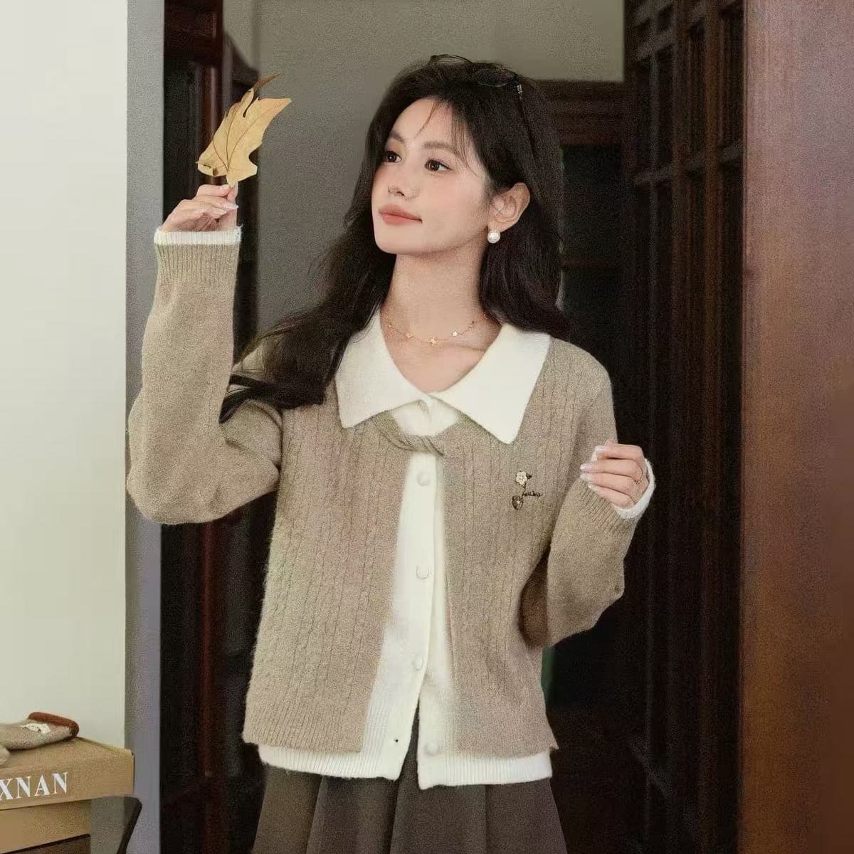 가을의 날 기하학 프랑스식 디자인 센스 니트 스웨터 재킷 페이크 레이어드 회색 스웨터 맨위 여성 겨울 이미지 3