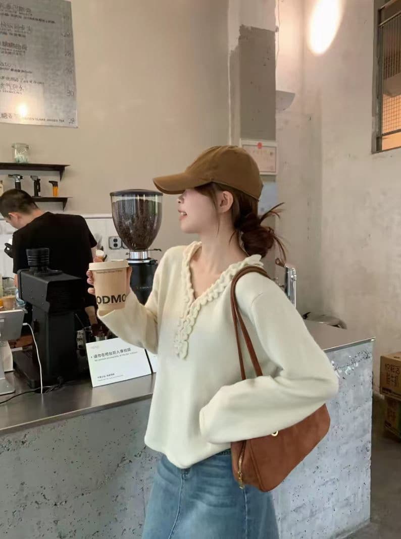 한 부서 살구 색상 프릴 V넥 긴팔 니트 스웨터 여성 가을 착용 가져 가라. 작은 키 루즈핏 느긋한 바람 스웨터 맨위 상세 이미지 1