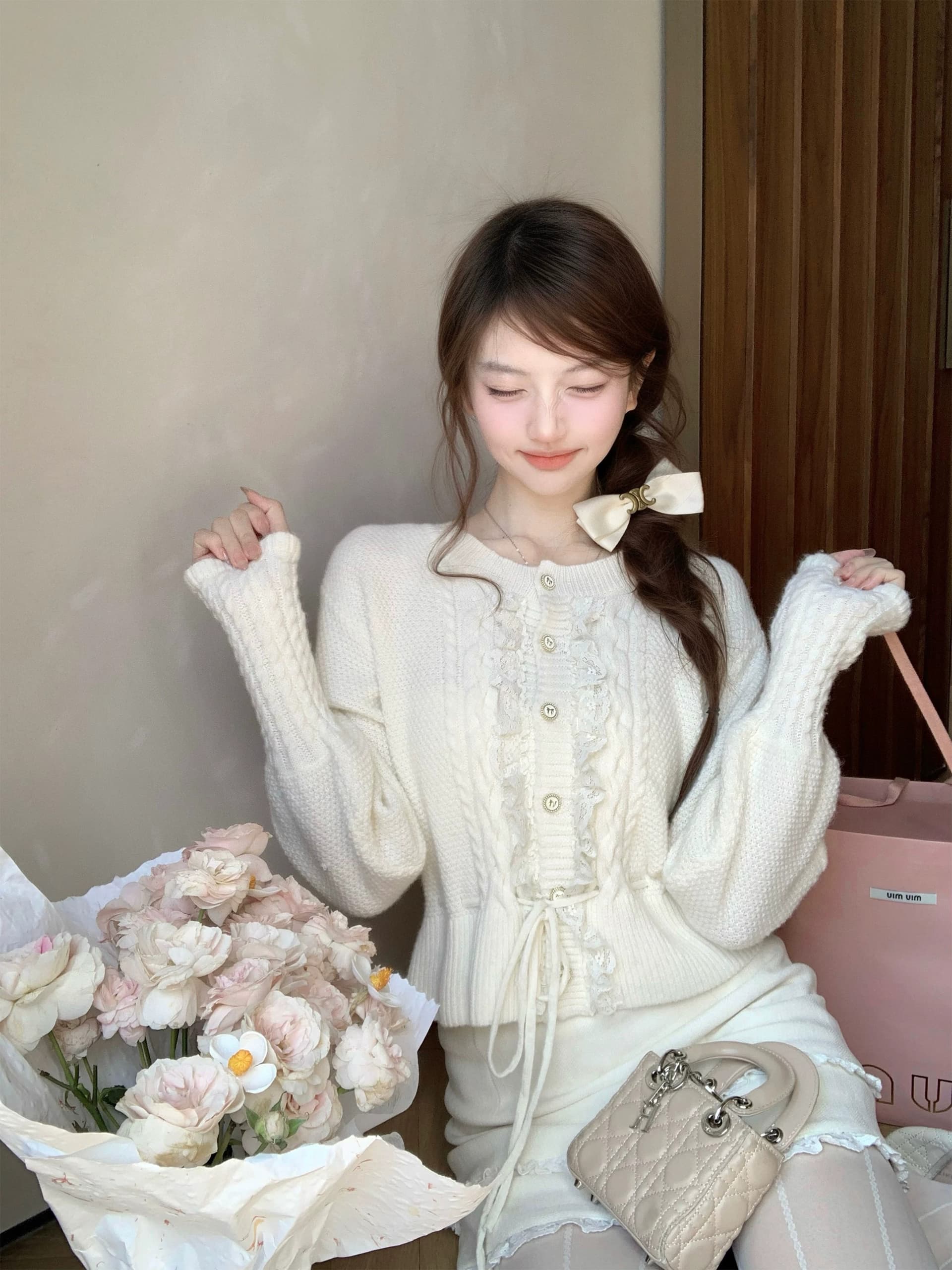 중년 자수 궁정 천 골드 센스 레이스 레이스업 스웨터 코트