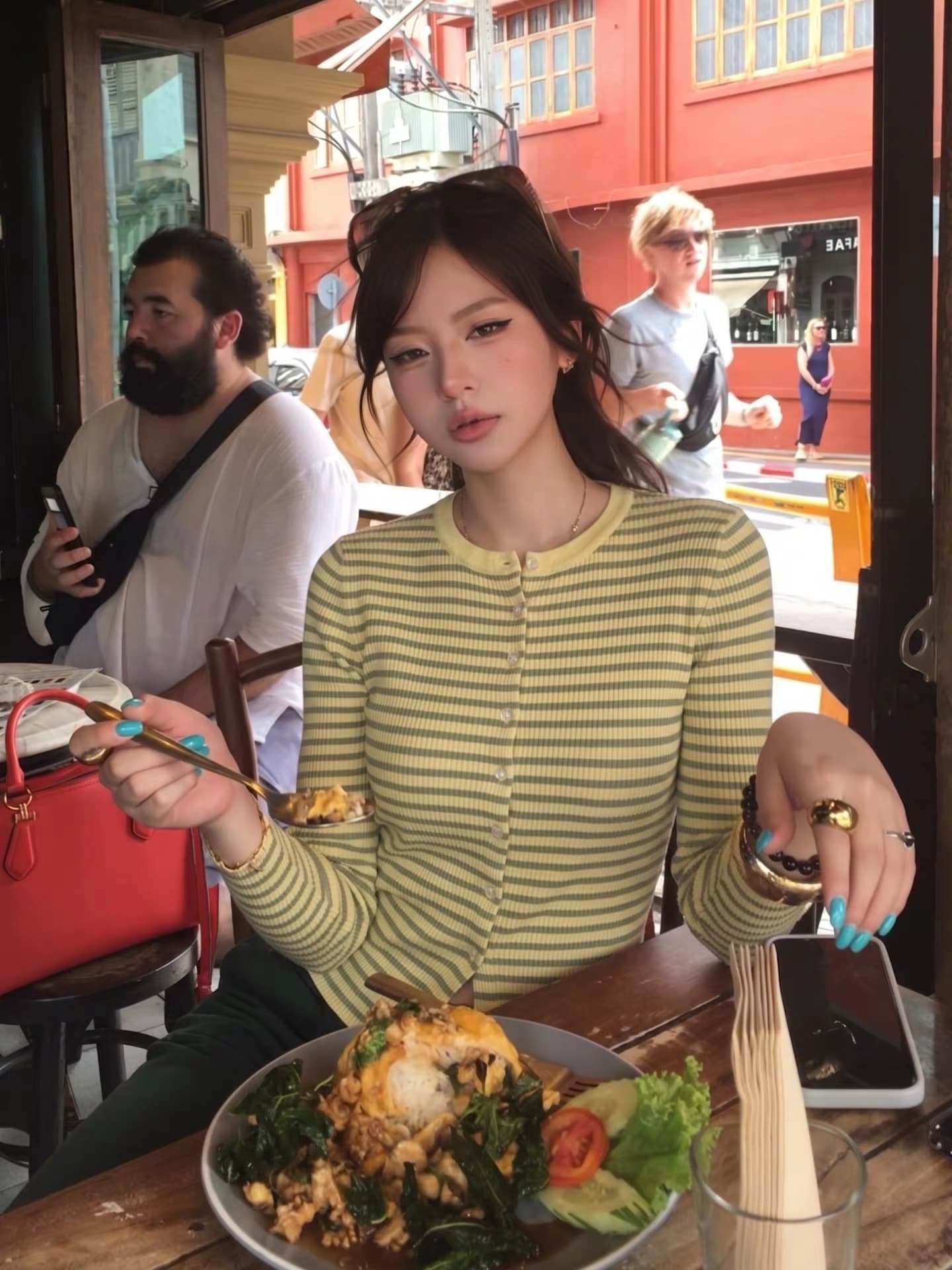 황록색 스트라이프 도파민 슬림해 보이는 작은 원 칼라 몸매 가꾸기 허리 수축 슬림해 보이는 니트 오픈 가디건 느긋한 바람 긴팔 맨위 여성 이미지 3