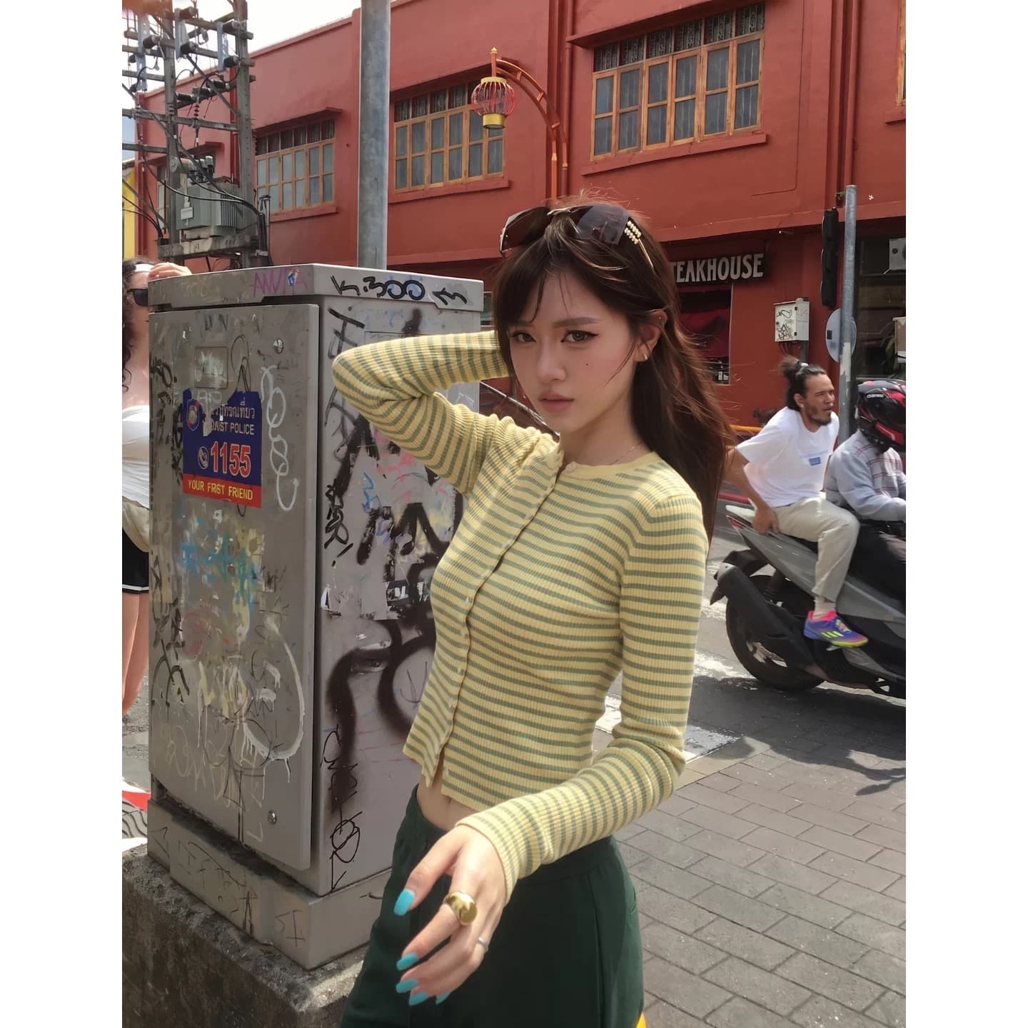 황록색 스트라이프 도파민 슬림해 보이는 작은 원 칼라 몸매 가꾸기 허리 수축 슬림해 보이는 니트 오픈 가디건 느긋한 바람 긴팔 맨위 여성 상세 이미지 2