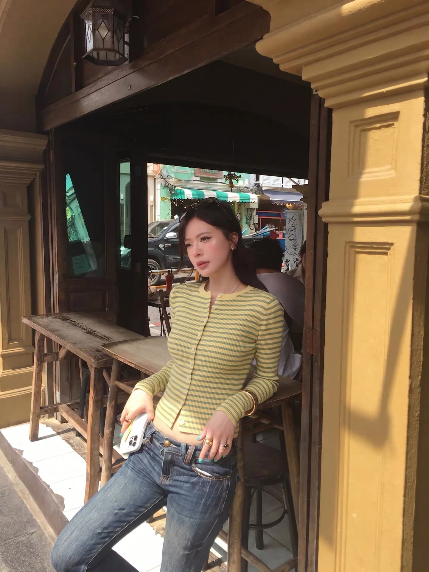 황록색 스트라이프 도파민 슬림해 보이는 작은 원 칼라 몸매 가꾸기 허리 수축 슬림해 보이는 니트 오픈 가디건 느긋한 바람 긴팔 맨위 여성 상세 이미지 4