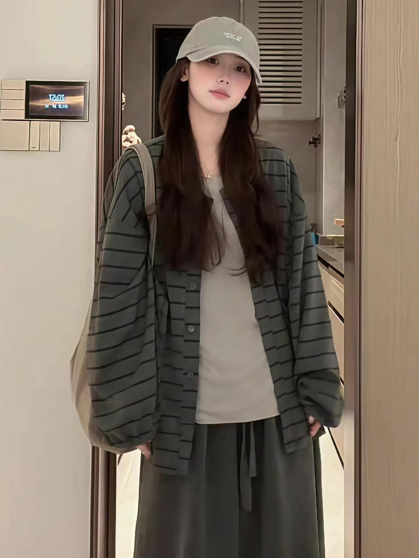 느긋한 바람 품격 캐주얼 루즈핏 슬림해 보이는 스트라이프 재킷 2026 가을 새로운 작은 대중 고급 센스 맨위 여성 의류