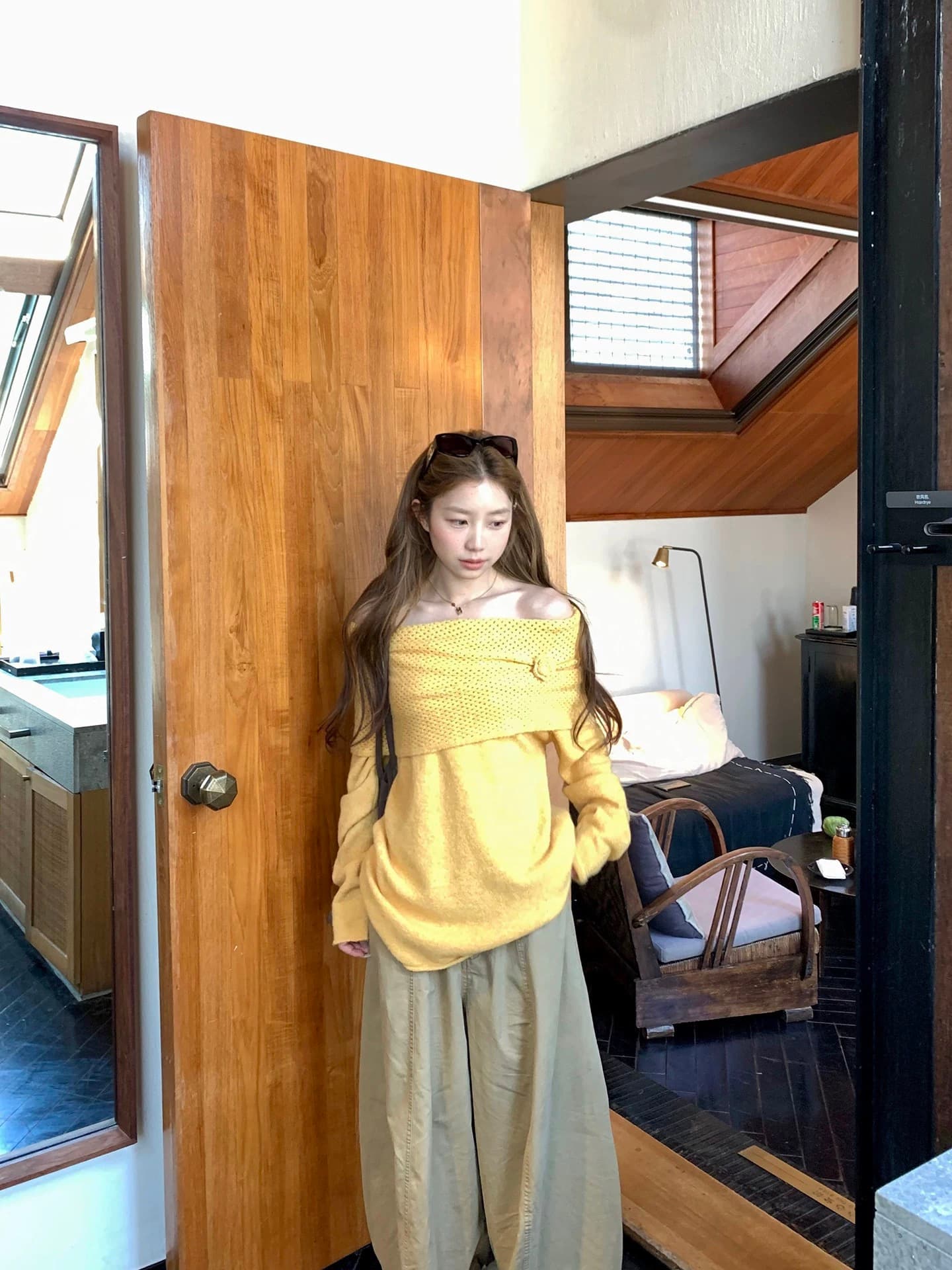 셈 객실 숨기기 꽃 오프숄더 니트 작은 셔츠 여성 오프숄더 풀오버 루즈핏 긴팔 맨위 상세 이미지 2