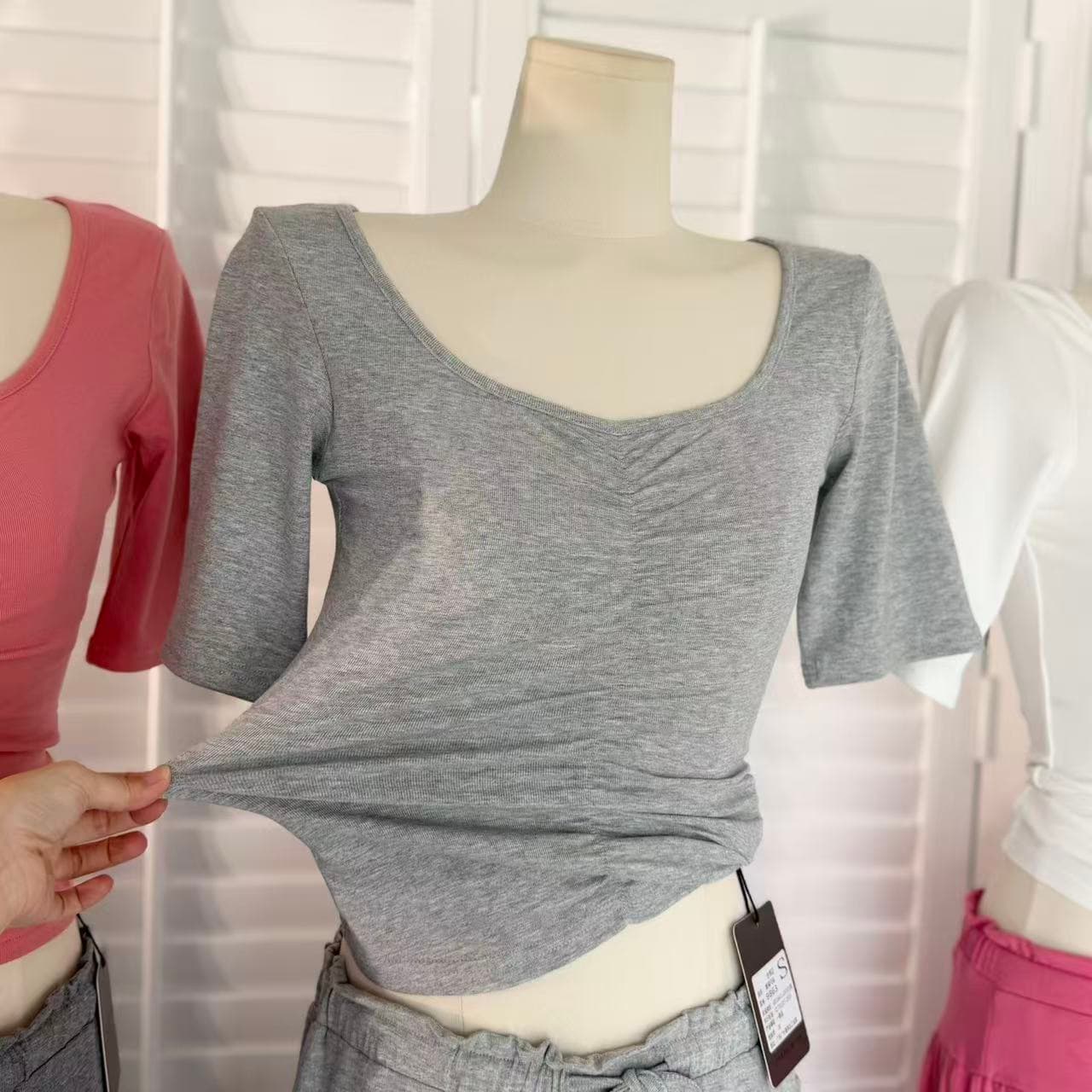 suuuicee 커브 건설 세로 3 차원 펌프 Pleat 디자인 허리 수축 순수한 욕망 복숭아 심장 고리 5 점 소매 티셔츠 상세 이미지 8