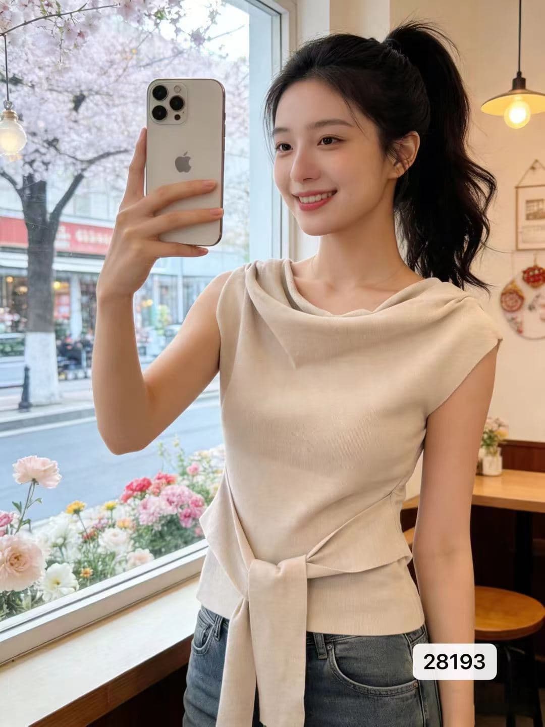 핫걸 바람 흔들다 칼라 스트랩 디자인 허리 수축 슬림해 보이는 풀오버 반팔 이미지 2