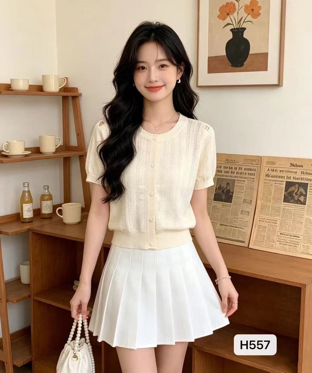 패션 라운드 넥 단색 홀로우 아웃 니트 단추 풀오버 반팔 이미지 2