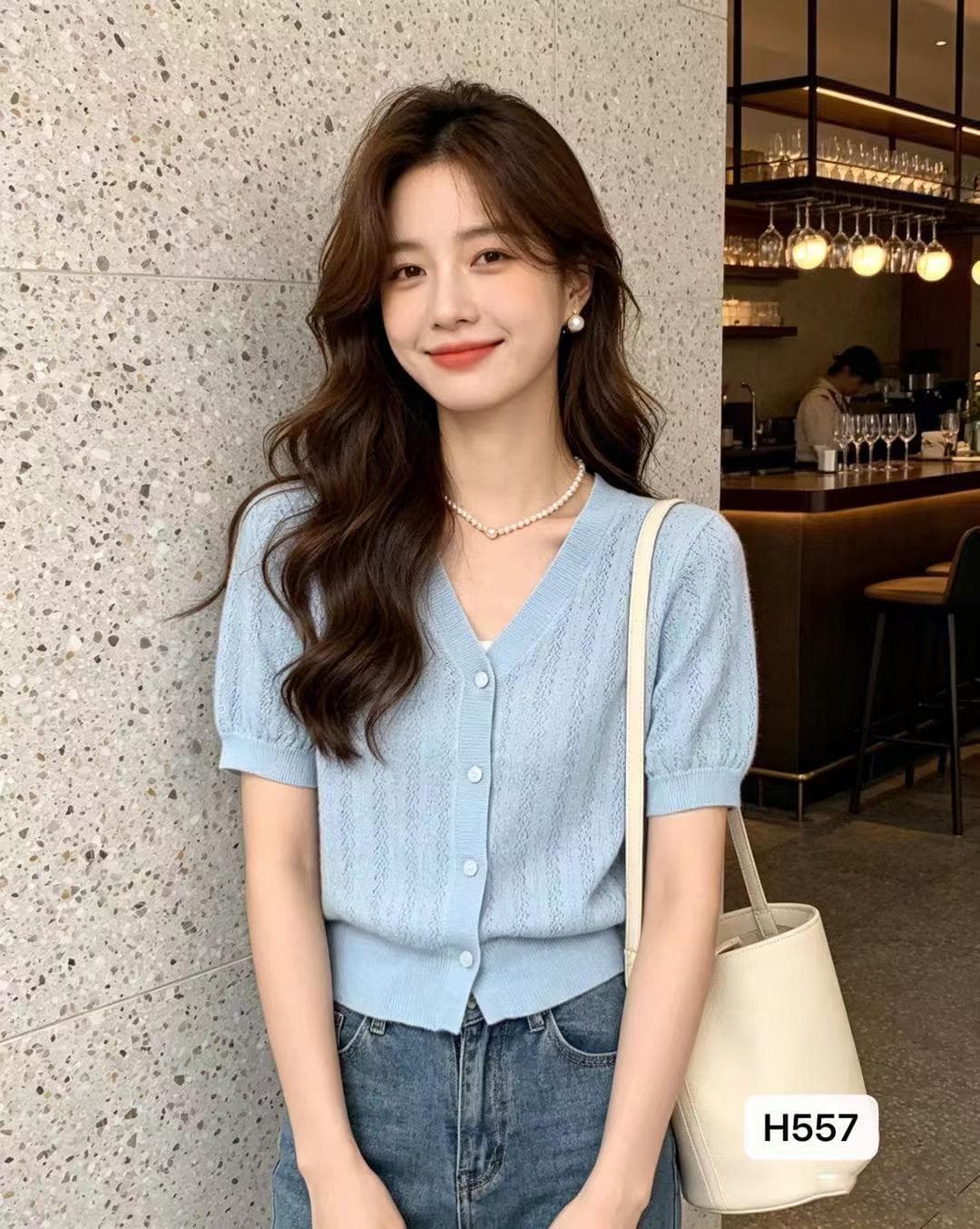 패션 라운드 넥 단색 홀로우 아웃 니트 단추 풀오버 반팔 상세 이미지 2