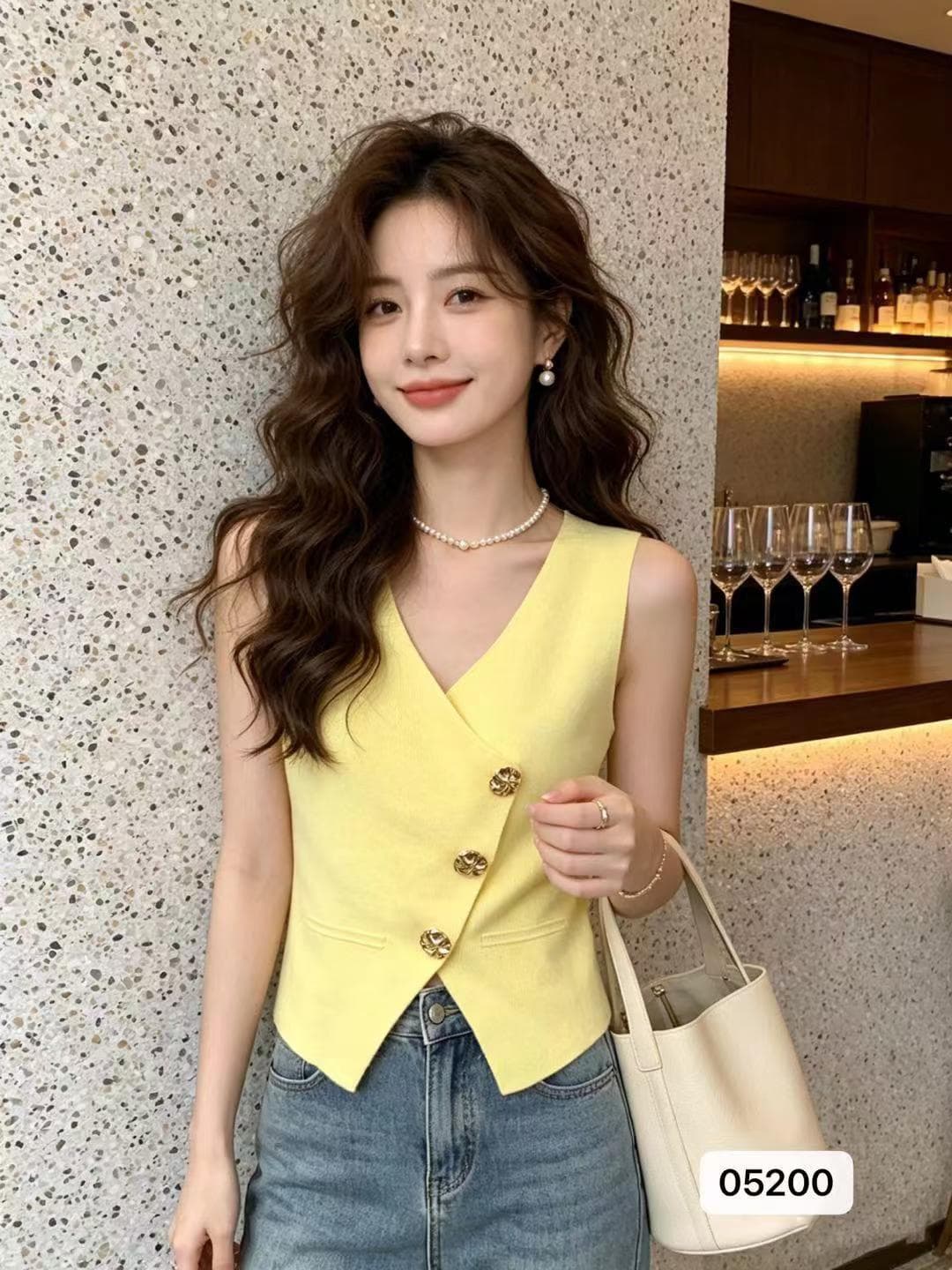 정가 작은 샤넬 스타일 V넥 금속 버클 장식 트임 니트 조끼 오픈 가디건 상세 이미지 3