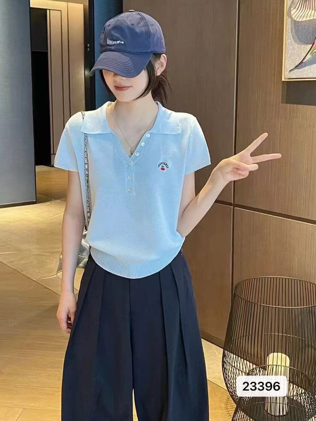 정가 한 부서 뒤집다 V넥 하프 열린 가슴 자수 니트 풀오버 반팔 상세 이미지 1