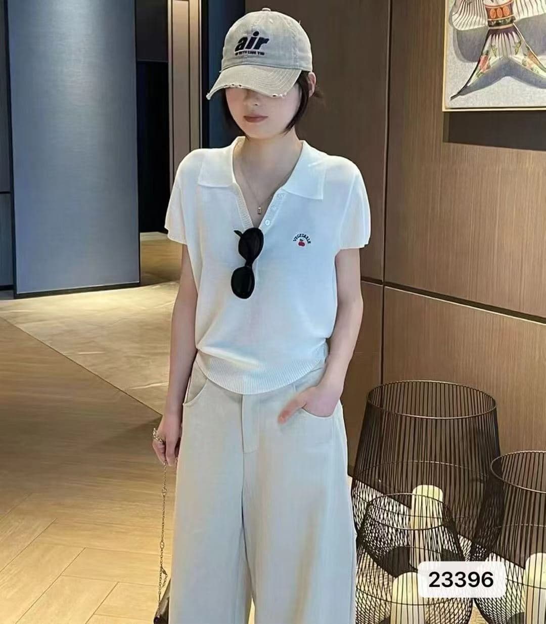 정가 한 부서 뒤집다 V넥 하프 열린 가슴 자수 니트 풀오버 반팔 상세 이미지 2