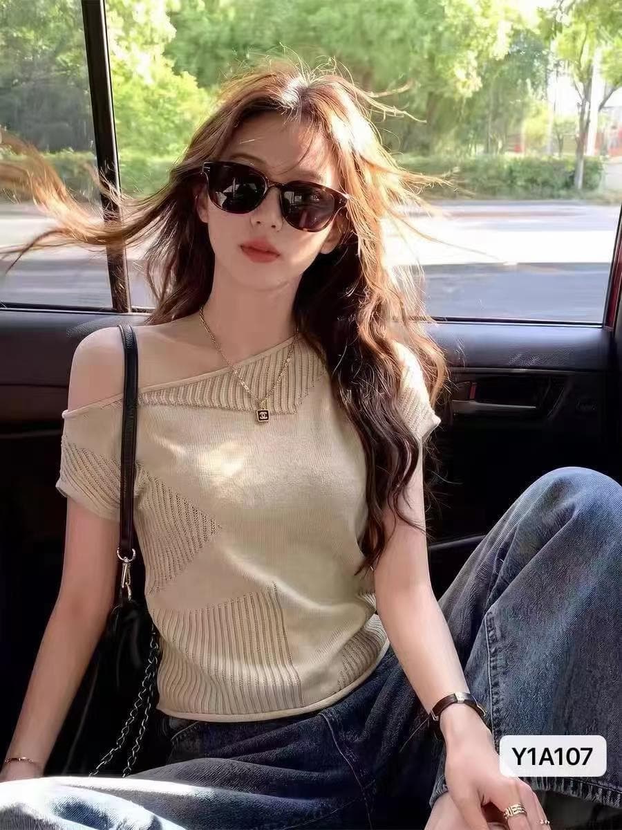 정가 한 부서 부드러운 바람 비스듬한 어깨 홀로우 아웃 니트 불규칙 디자인 반팔 상세 이미지 2