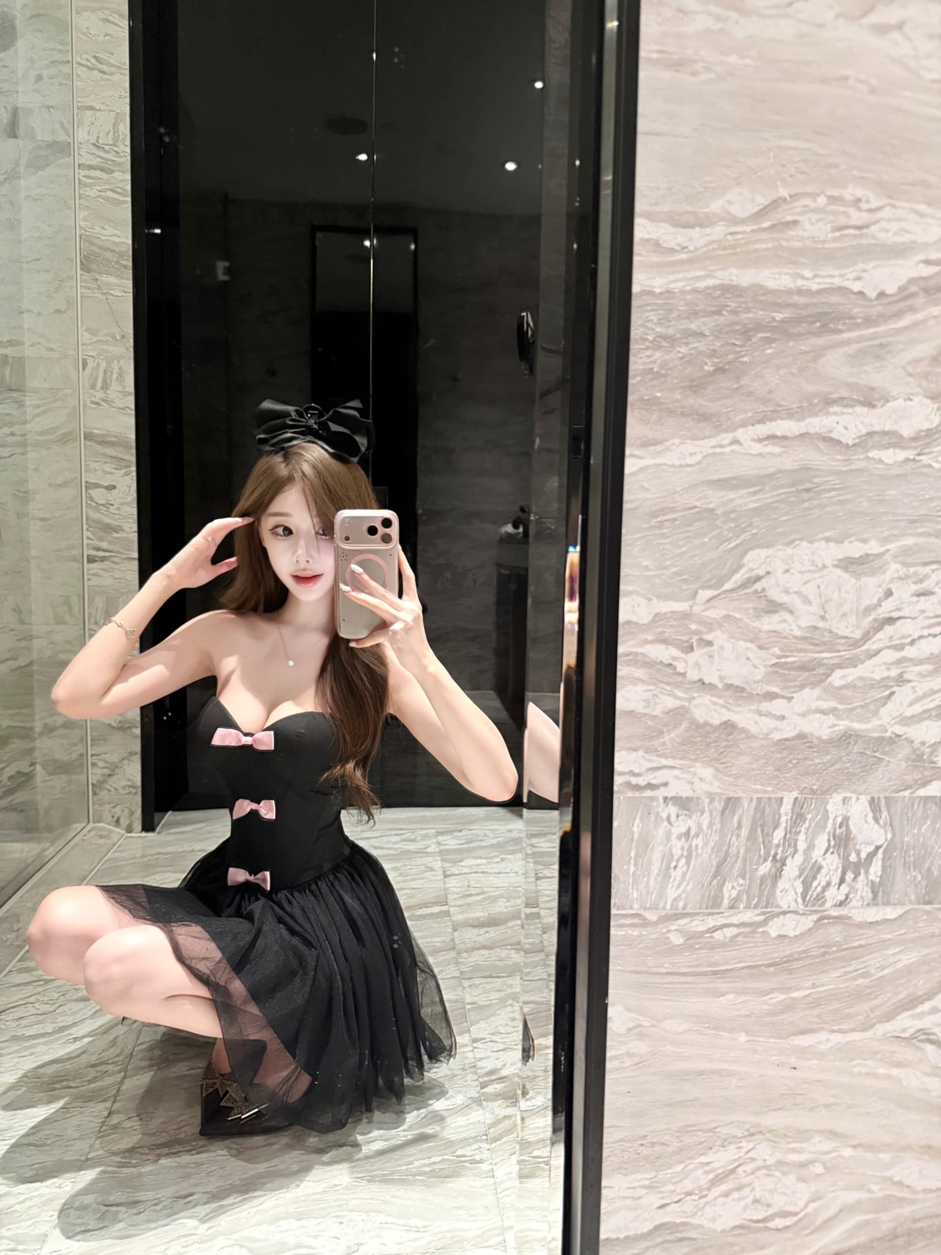 실사 새로운 핫걸 프랑스식 순수한 욕망 핑크색 나비 매듭 검정색 튜브탑 디스플레이 얇고 작은 행사 치마 상세 이미지 17