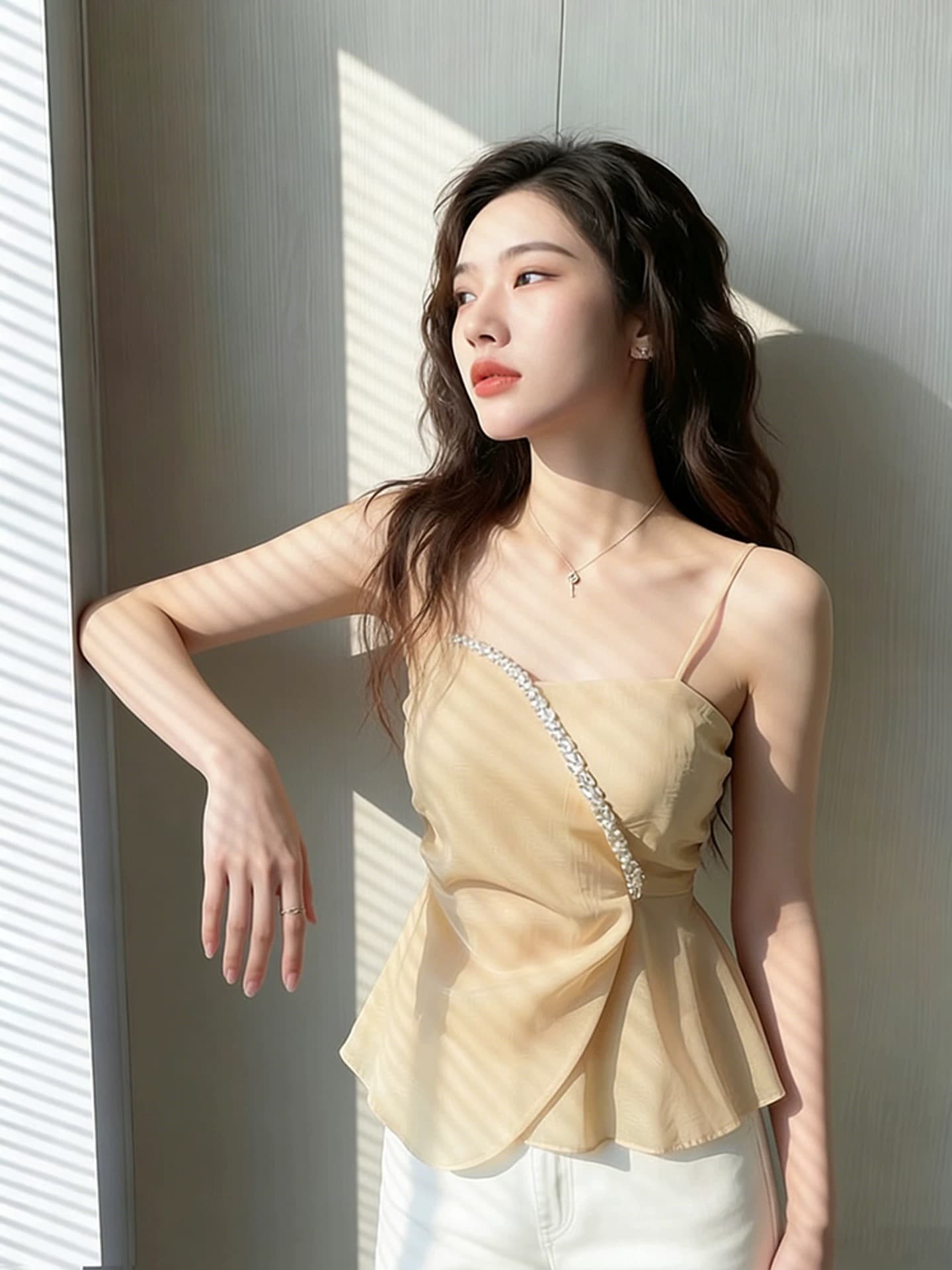 황색 캐미솔 2026 새로운 튀김 거리 고유 한 아름다운 고급 디자인 센스 다이아몬드 세팅 꼬집기 허리 작은 맨위 여름 이미지 3