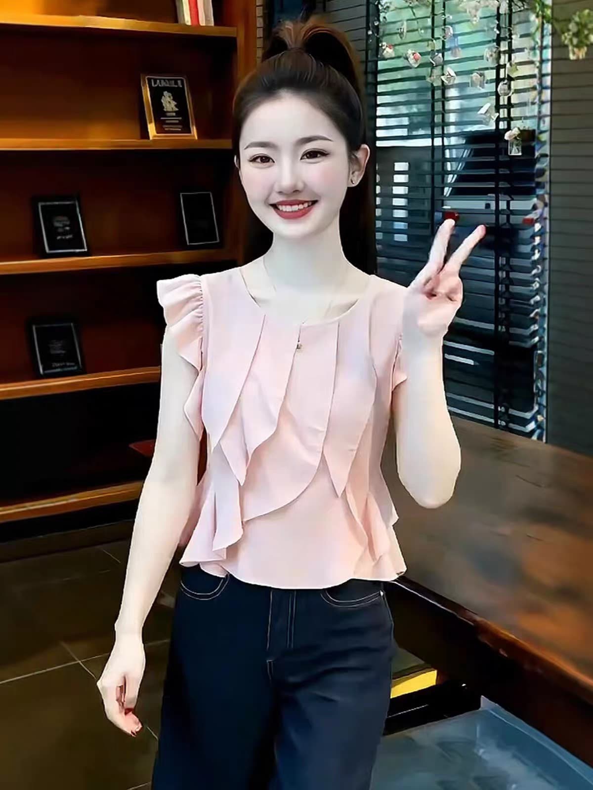 부드러운 바람 품격 핑크색 프릴 민소매 셔츠 여성 의류 2026 여름 새로운 슬림해 보이는 연령 감소 핫걸 맨위 이미지 3