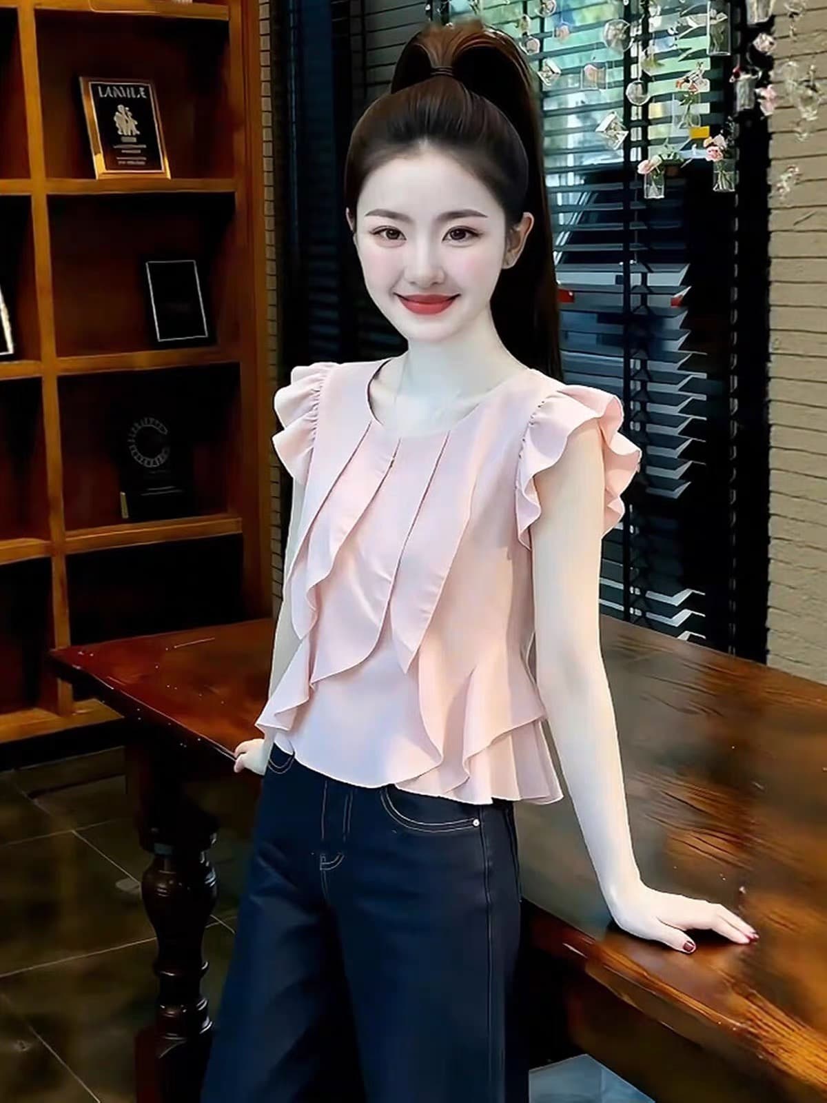 부드러운 바람 품격 핑크색 프릴 민소매 셔츠 여성 의류 2026 여름 새로운 슬림해 보이는 연령 감소 핫걸 맨위 상세 이미지 1