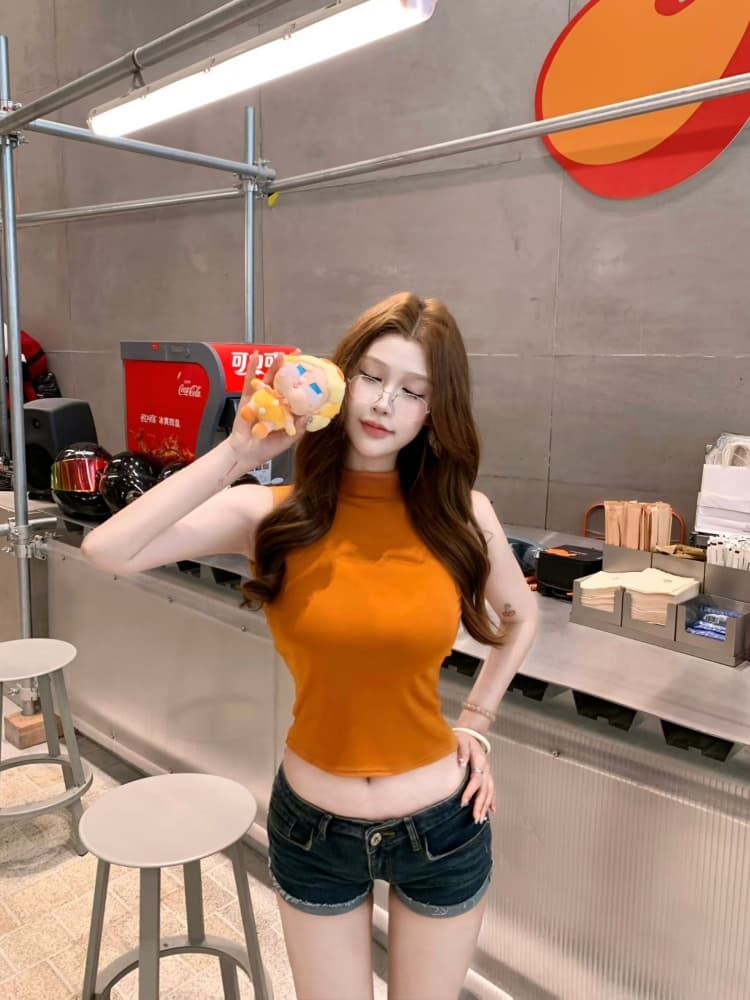 실사 정가 감소되지 않음 스탠드 칼라 만나는 맨위 여성 반하이넥 조끼 티셔츠 외출용 타이트 민소매 티셔츠 트렌디 상세 이미지 10