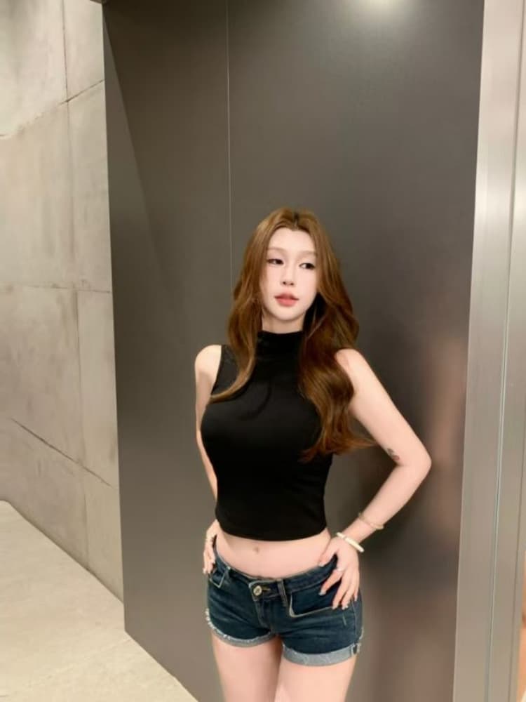 실사 정가 감소되지 않음 스탠드 칼라 만나는 맨위 여성 반하이넥 조끼 티셔츠 외출용 타이트 민소매 티셔츠 트렌디 상세 이미지 17