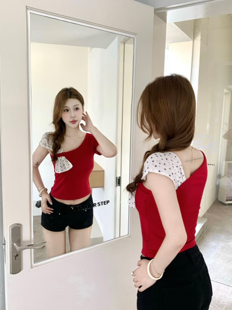실사 정가 감소되지 않음 그라운드 순수한 욕망 달콤한 핫걸 비스듬한 어깨 도트 무늬 반팔 티셔츠 여성 몸매 가꾸기 Chic 작은 맨위 상세 이미지 13