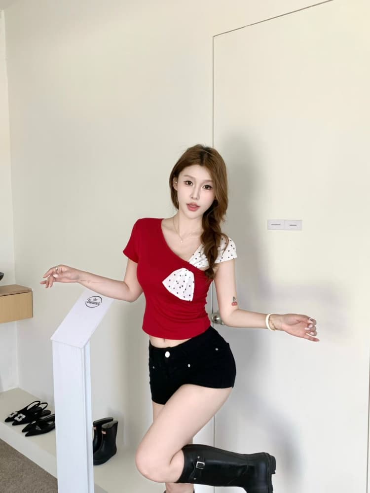 실사 정가 감소되지 않음 그라운드 순수한 욕망 달콤한 핫걸 비스듬한 어깨 도트 무늬 반팔 티셔츠 여성 몸매 가꾸기 Chic 작은 맨위 상세 이미지 14