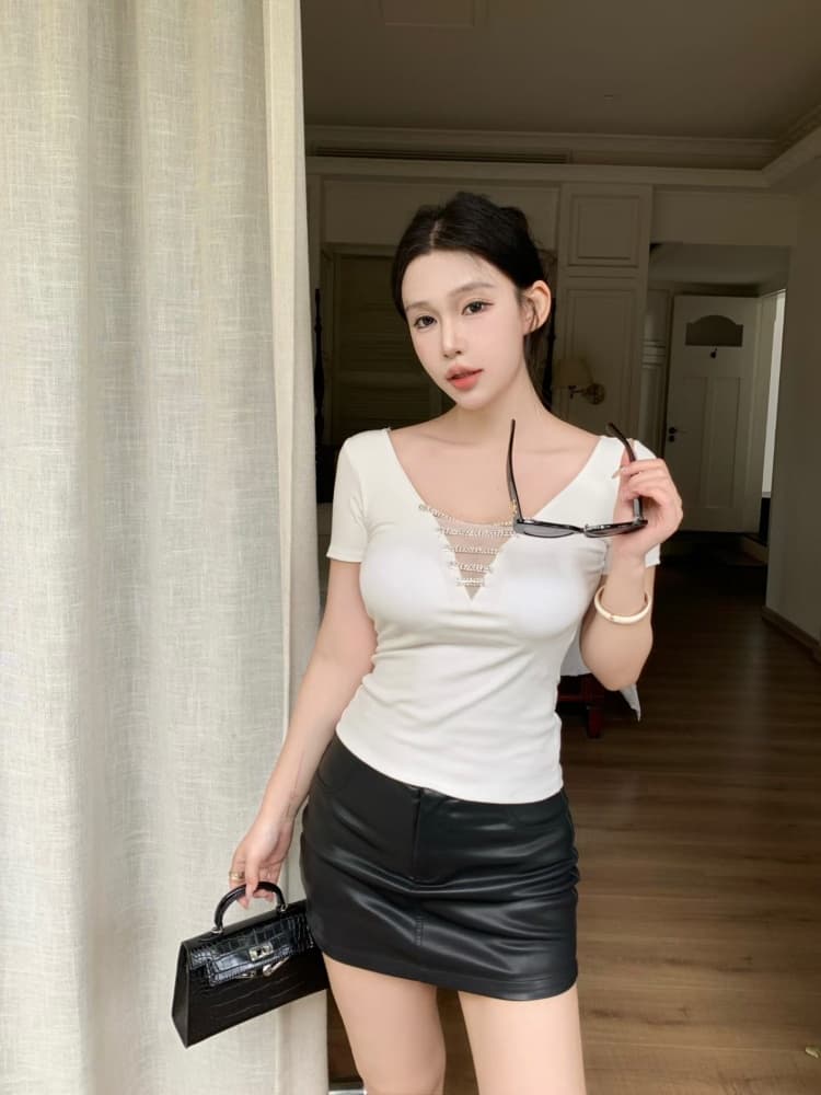 실사 정가 감소되지 않음 핫걸 섹시함 V넥 훈련 사슬 반팔 티셔츠 여성 벨트 가슴 패드 몸매 가꾸기 슬림해 보이는 품격 맨위 상세 이미지 2
