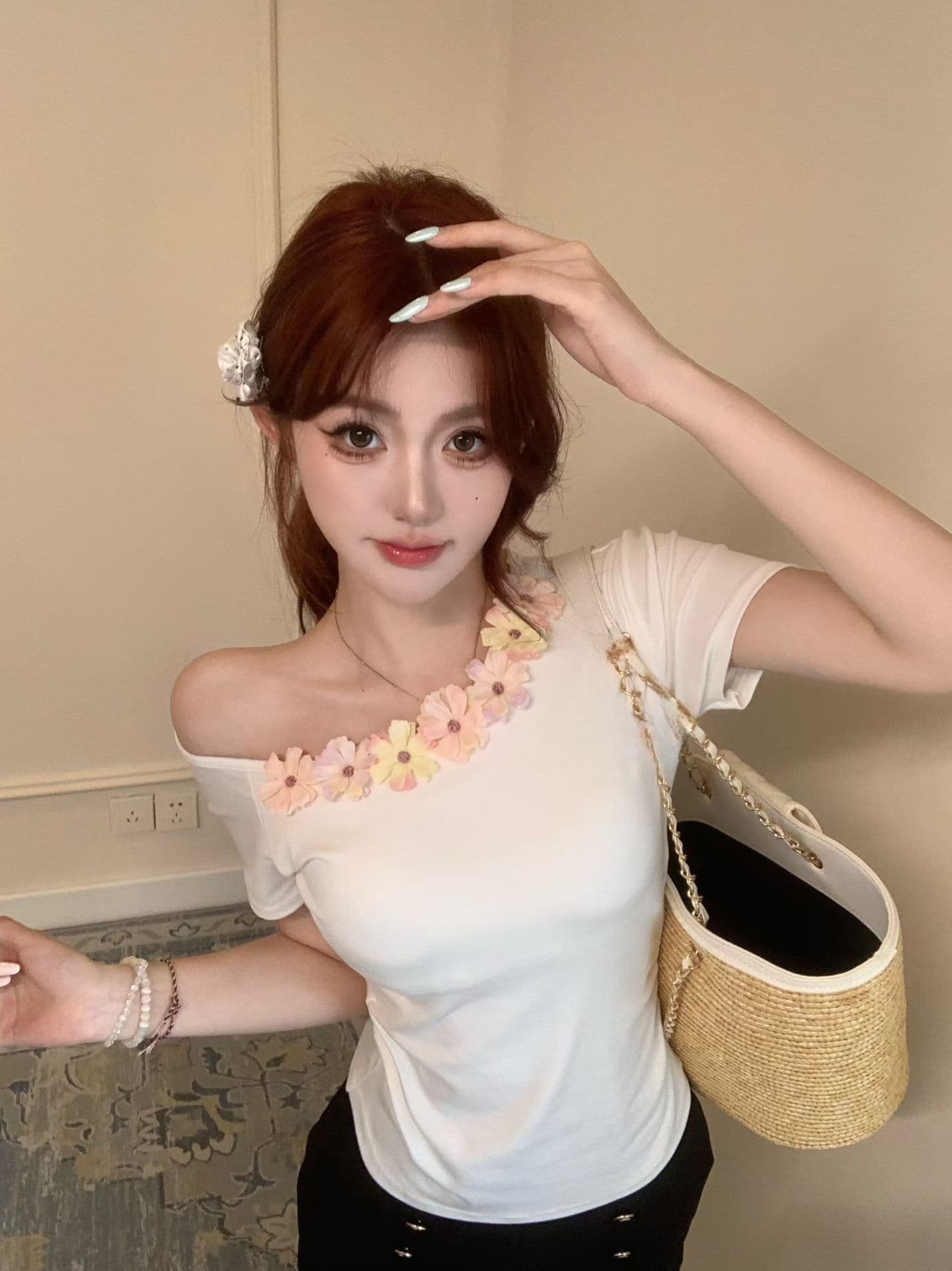 실사 정가 감소되지 않음 활력 활력 바람 색상 꽃 비스듬한 어깨 티셔츠 몸매 가꾸기 Chic 오프숄더 반팔 셔츠 이미지 3