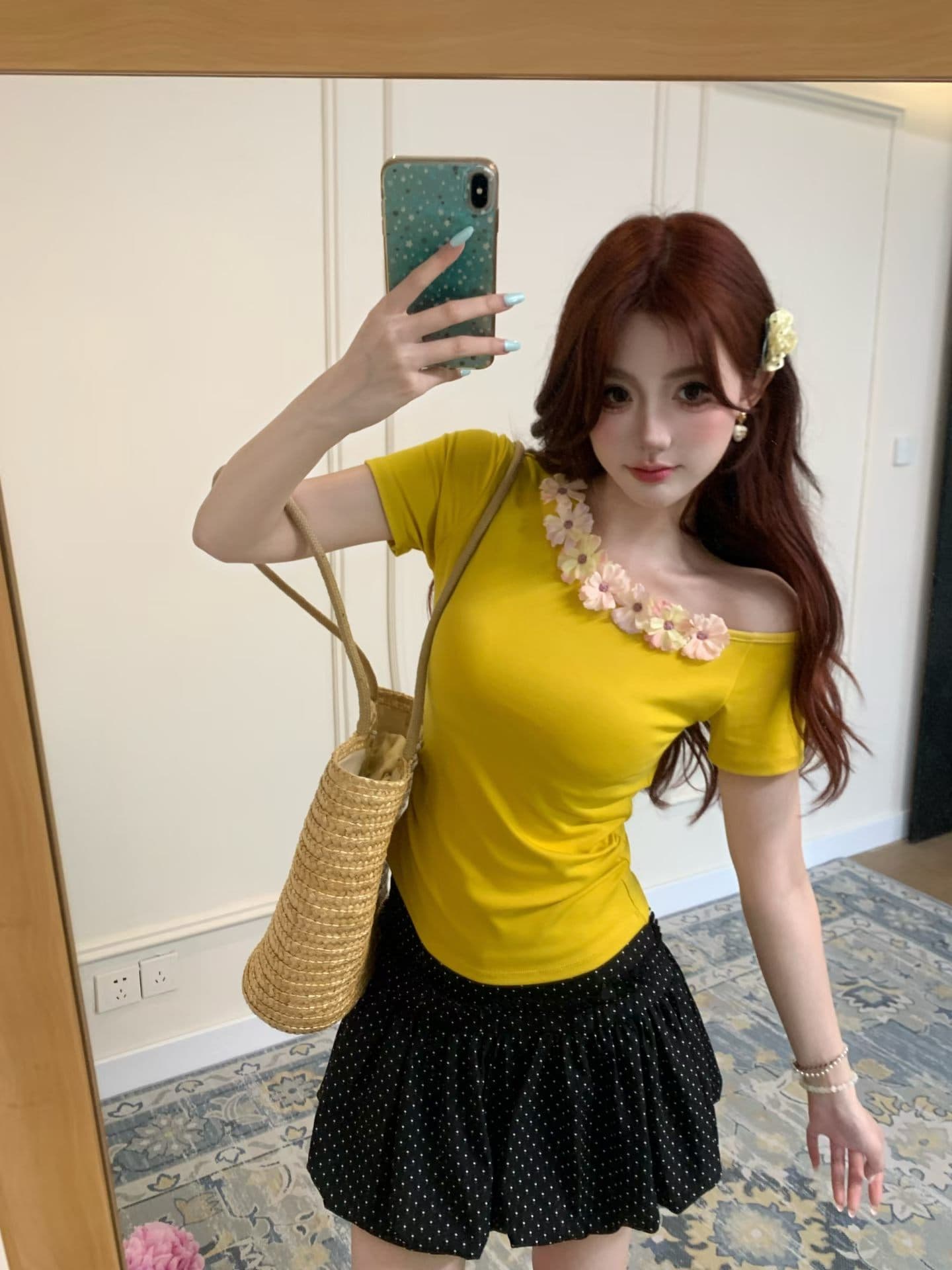 실사 정가 감소되지 않음 활력 활력 바람 색상 꽃 비스듬한 어깨 티셔츠 몸매 가꾸기 Chic 오프숄더 반팔 셔츠 상세 이미지 5