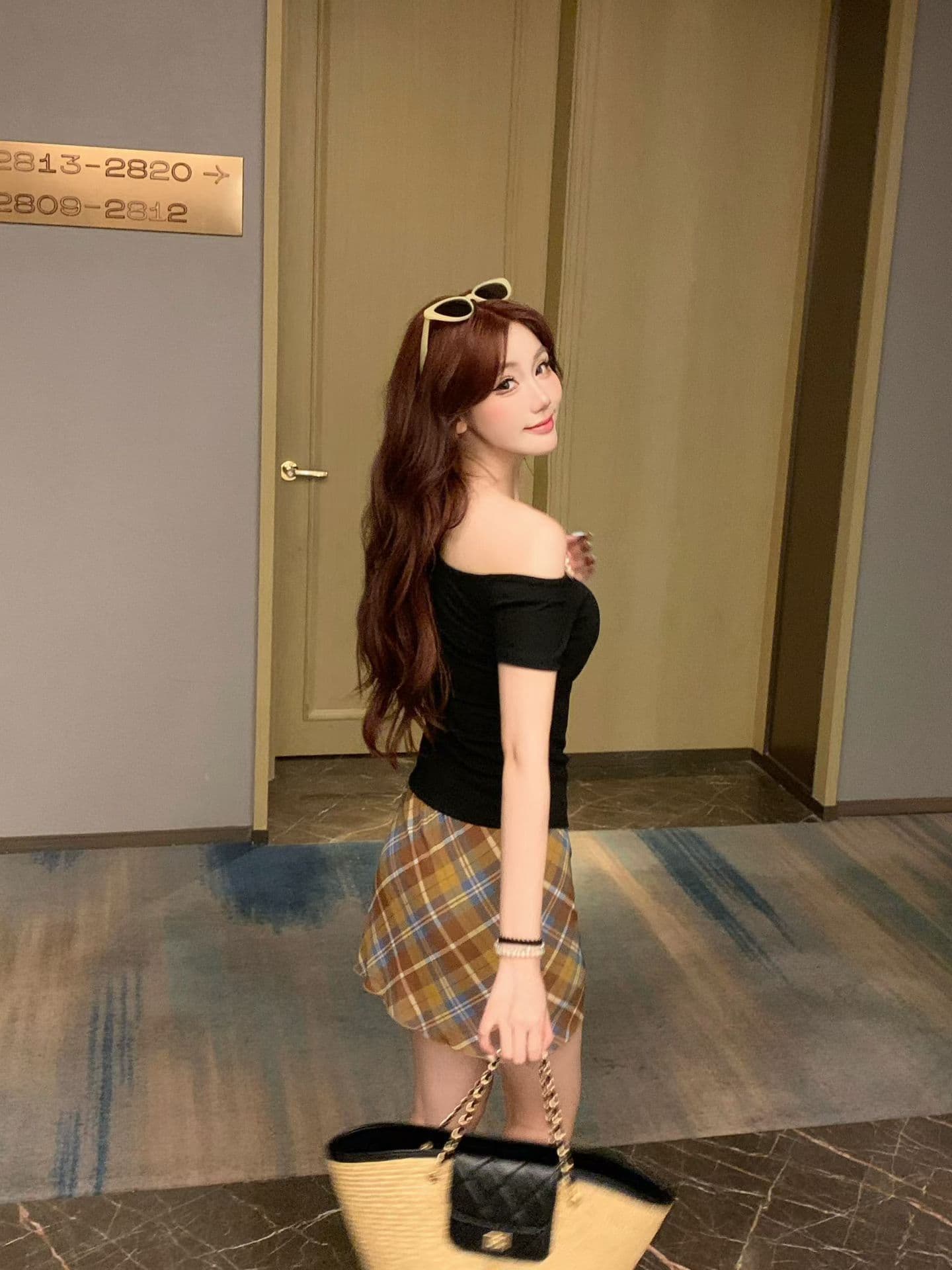 실사 정가 감소되지 않음 활력 활력 바람 색상 꽃 비스듬한 어깨 티셔츠 몸매 가꾸기 Chic 오프숄더 반팔 셔츠 상세 이미지 19