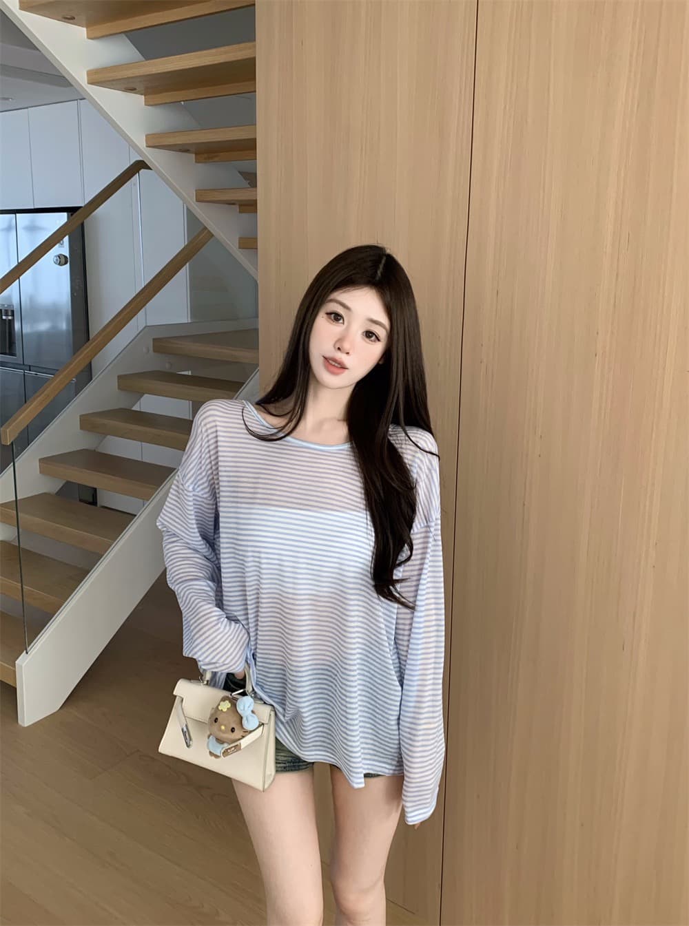 실사 정가 감소되지 않음 26 년 새로운 백리스 스트랩 스트라이프 긴팔 티셔츠 여성 얇은 스타일 디자인 센스 자외선 차단 블라우스 상세 이미지 21