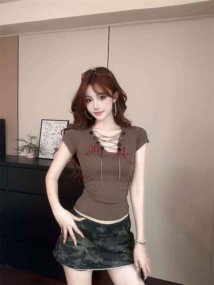 실사 정가 감소되지 않음 이슬 허리 레이스업 V넥 풀오버 맨위 반팔 티셔츠 몸매 가꾸기 슬림해 보이는 핫걸 작은 셔츠