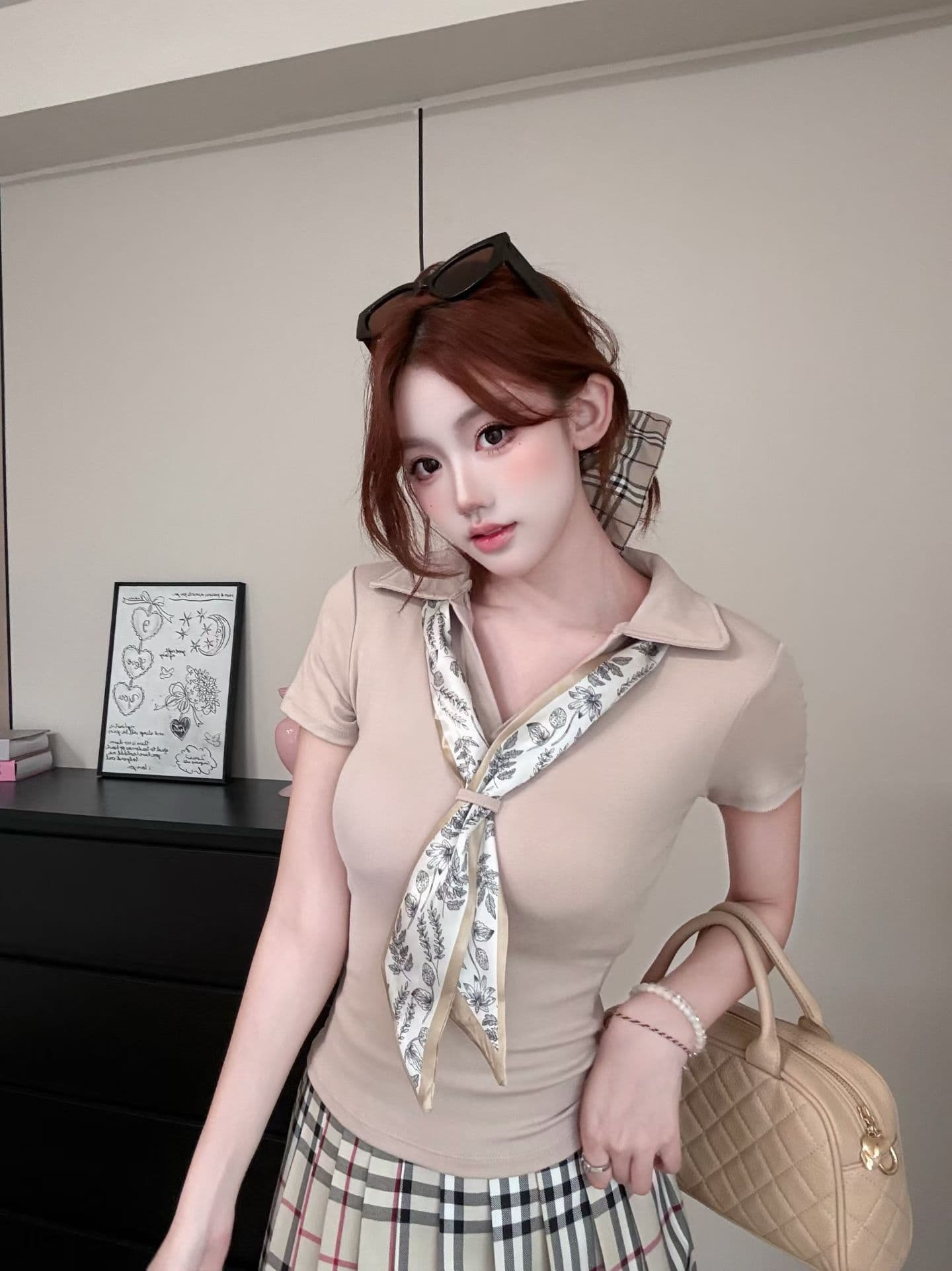 실사 정가 감소되지 않음 작은 샤넬 스타일 프린트 스카프 폴로 칼라 반팔 티셔츠 여성 몸매 가꾸기 슬림해 보이는 만나는 맨위 이미지 3