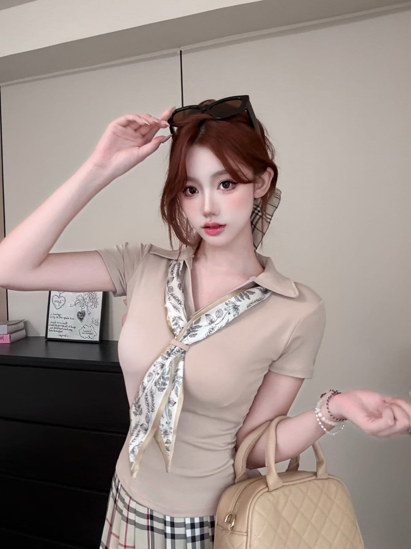 실사 정가 감소되지 않음 작은 샤넬 스타일 프린트 스카프 폴로 칼라 반팔 티셔츠 여성 몸매 가꾸기 슬림해 보이는 만나는 맨위 상세 이미지 2