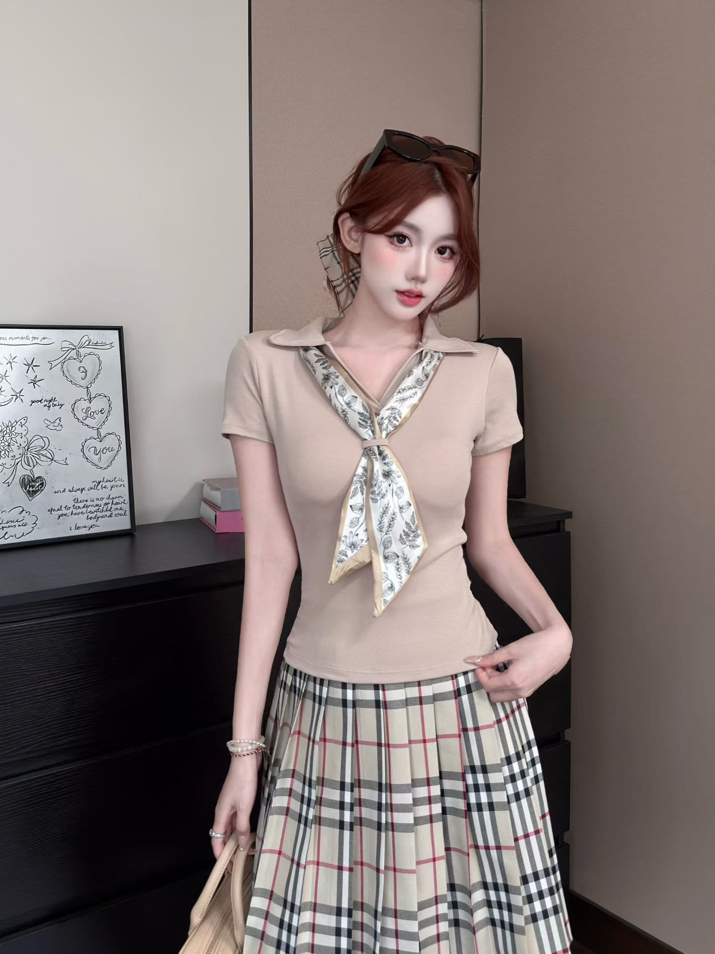 실사 정가 감소되지 않음 작은 샤넬 스타일 프린트 스카프 폴로 칼라 반팔 티셔츠 여성 몸매 가꾸기 슬림해 보이는 만나는 맨위 상세 이미지 4