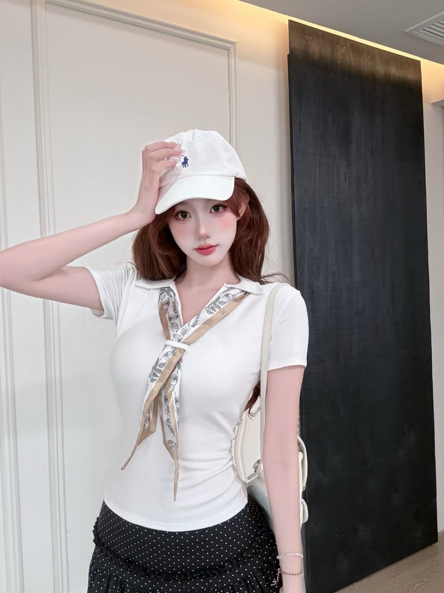 실사 정가 감소되지 않음 작은 샤넬 스타일 프린트 스카프 폴로 칼라 반팔 티셔츠 여성 몸매 가꾸기 슬림해 보이는 만나는 맨위 상세 이미지 22