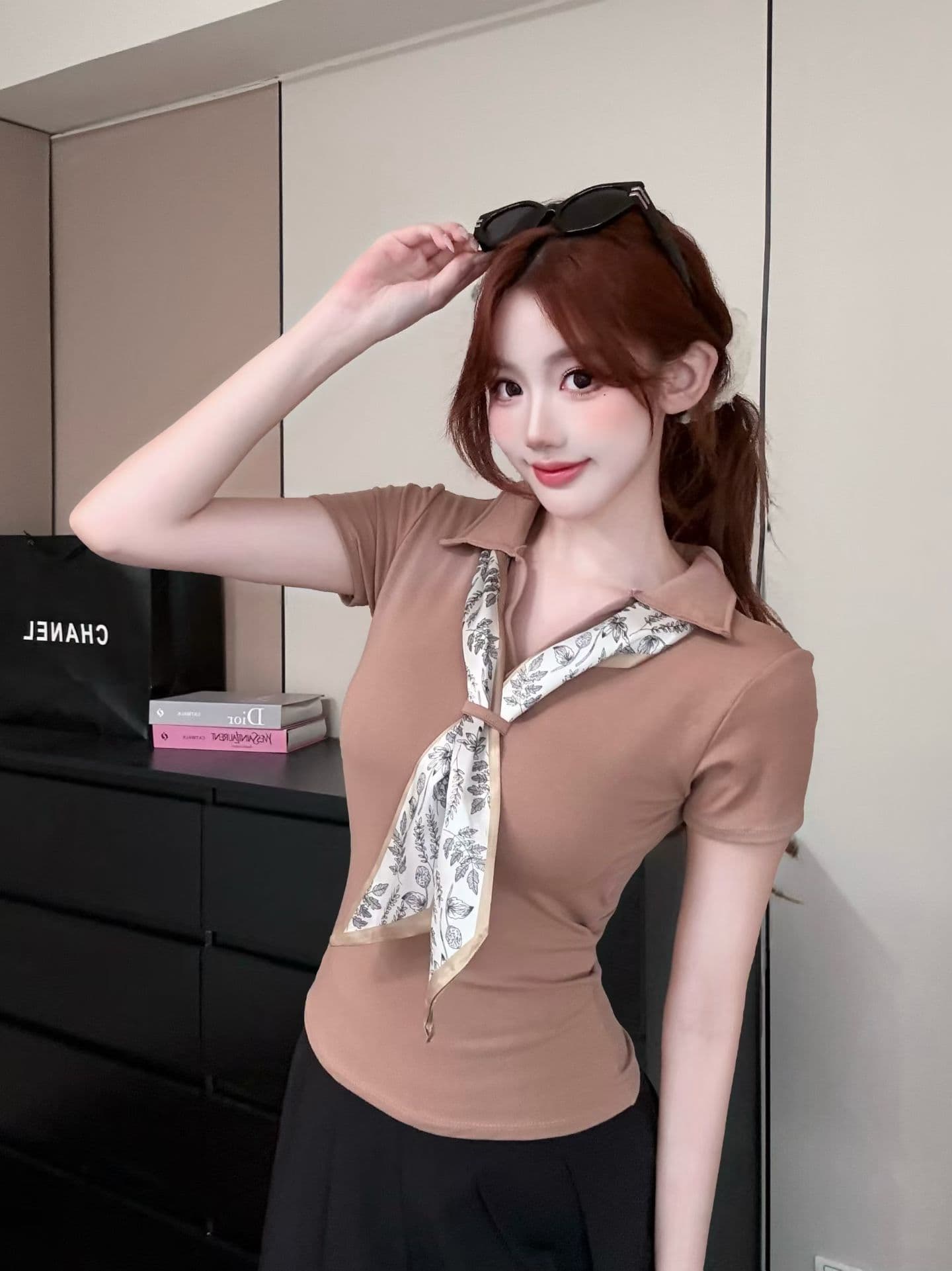 실사 정가 감소되지 않음 작은 샤넬 스타일 프린트 스카프 폴로 칼라 반팔 티셔츠 여성 몸매 가꾸기 슬림해 보이는 만나는 맨위 상세 이미지 25