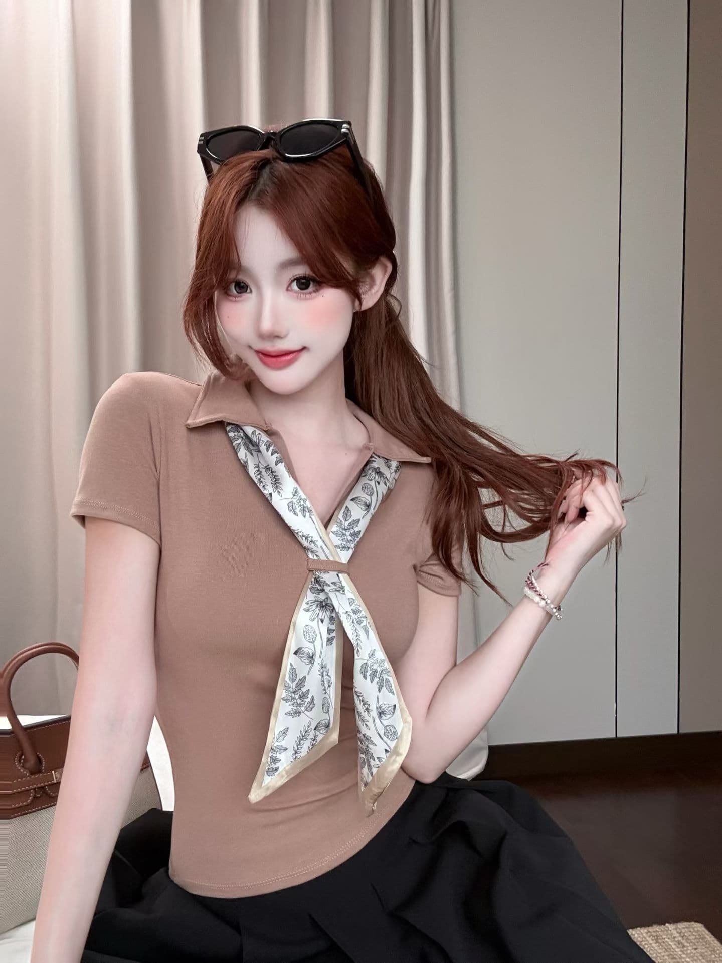 실사 정가 감소되지 않음 작은 샤넬 스타일 프린트 스카프 폴로 칼라 반팔 티셔츠 여성 몸매 가꾸기 슬림해 보이는 만나는 맨위 상세 이미지 27