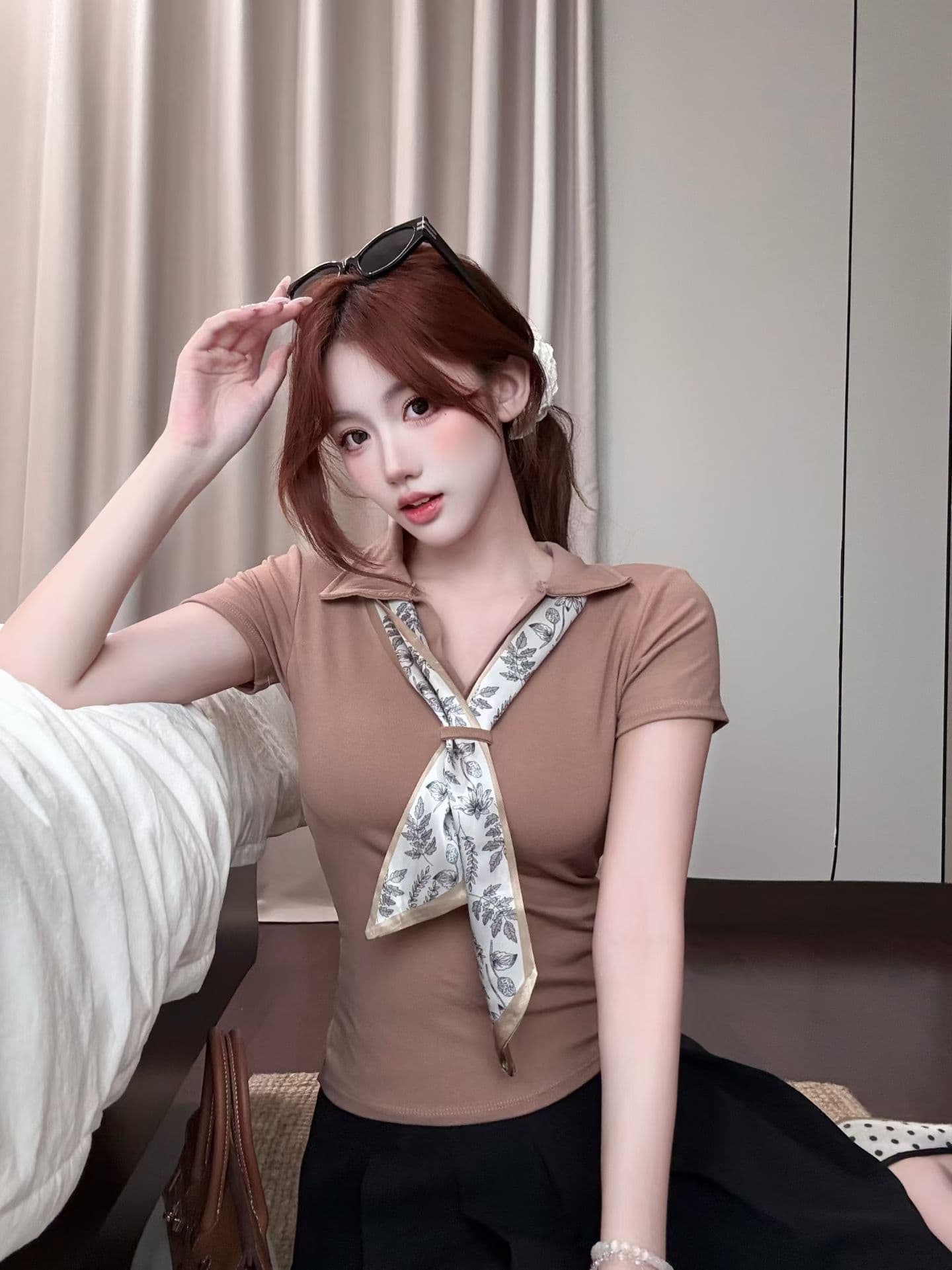 실사 정가 감소되지 않음 작은 샤넬 스타일 프린트 스카프 폴로 칼라 반팔 티셔츠 여성 몸매 가꾸기 슬림해 보이는 만나는 맨위 상세 이미지 28