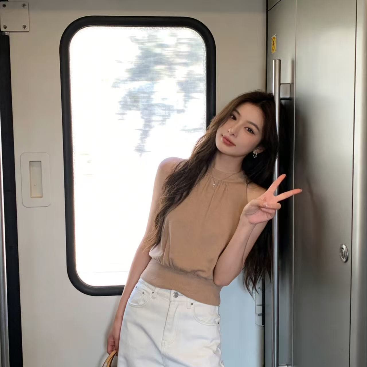 프랑스식 품격 민소매 캐미솔 여름 새로운 외출용 2026 새로운 허리 수축 슬림해 보이는 디자인 센스 맨위 상세 이미지 3
