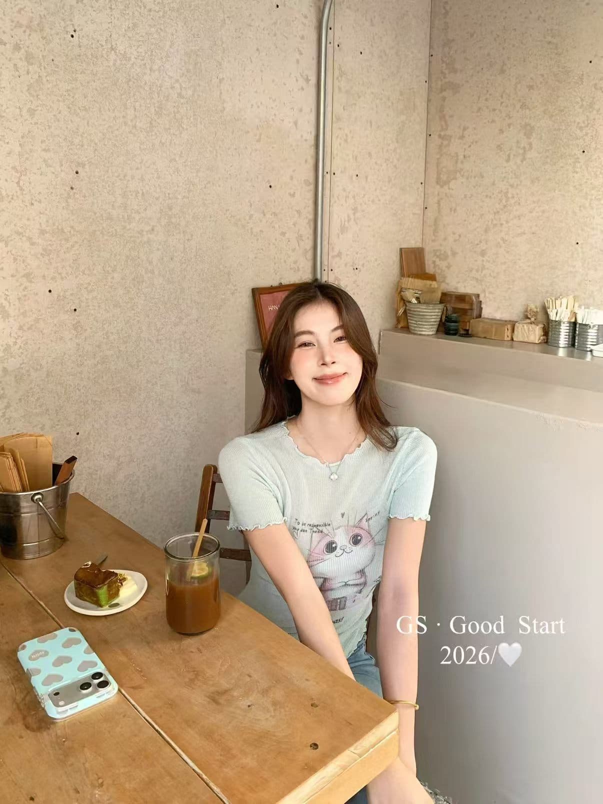 순수한 욕망 바람 고양이 프린트 반팔 티셔츠 여성 gs.good start 몸매 가꾸기 슬림해 보이는 프릴 니트 기본 셔츠 상세 이미지 5