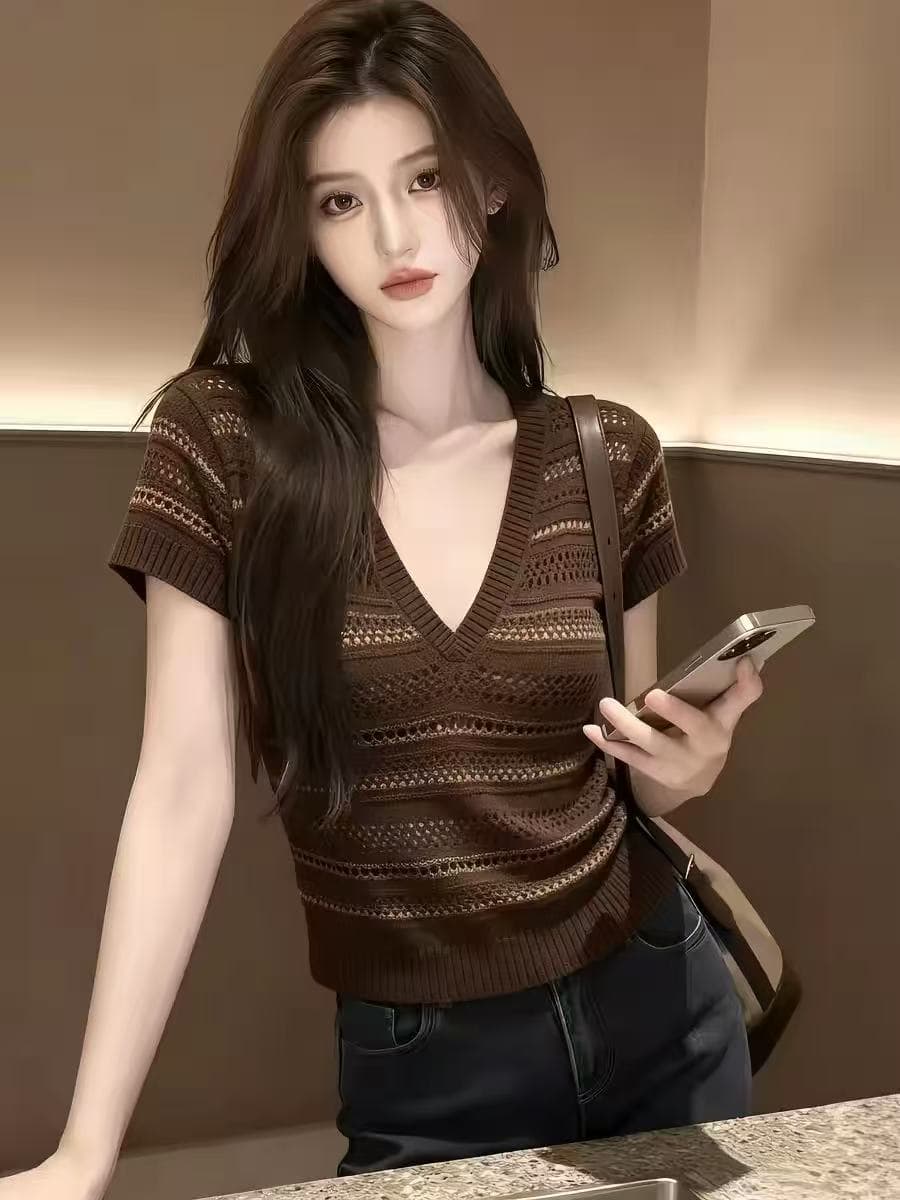 한 부서 커피 색상 스트라이프 V넥 반팔 니트 기본 셔츠 여성 여름 디자인 센스 고유 한 몸매 가꾸기 얼음 실크 짧은 맨위 상세 이미지 4