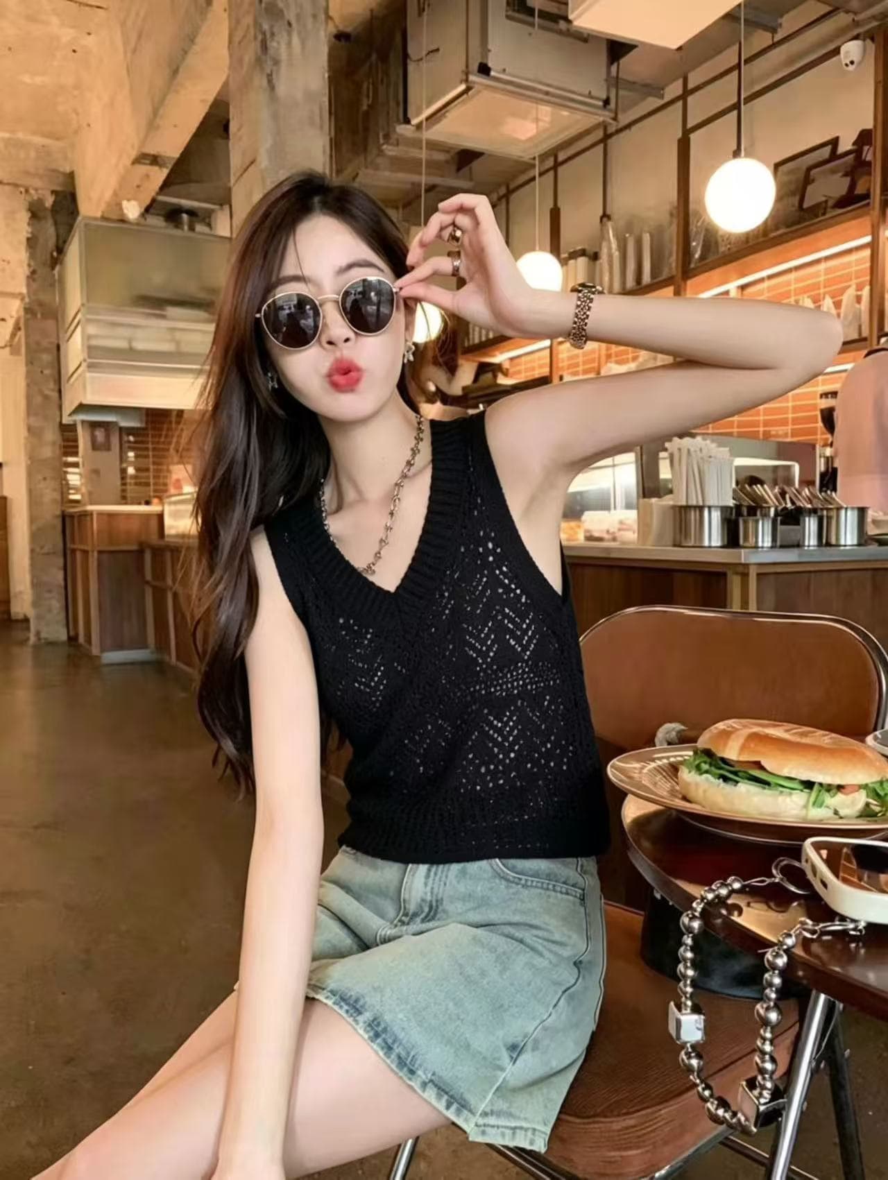 느긋한 홀로우 아웃 V넥 니트 조끼 여성 2026 여름 새로운 민소매 스택 착용 몸매 가꾸기 슬림해 보이는 품격 맨위 트렌디 상세 이미지 6