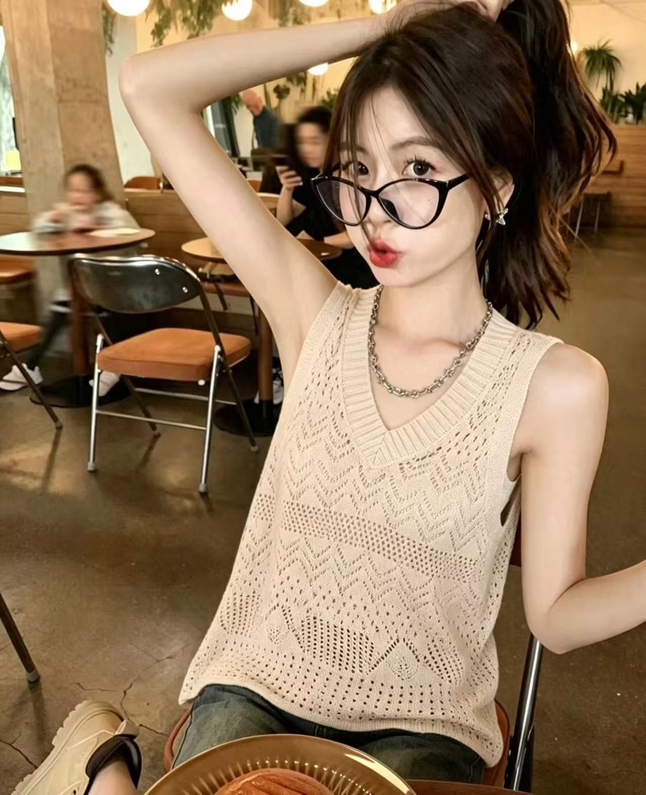 느긋한 홀로우 아웃 V넥 니트 조끼 여성 2026 여름 새로운 민소매 스택 착용 몸매 가꾸기 슬림해 보이는 품격 맨위 트렌디 상세 이미지 7