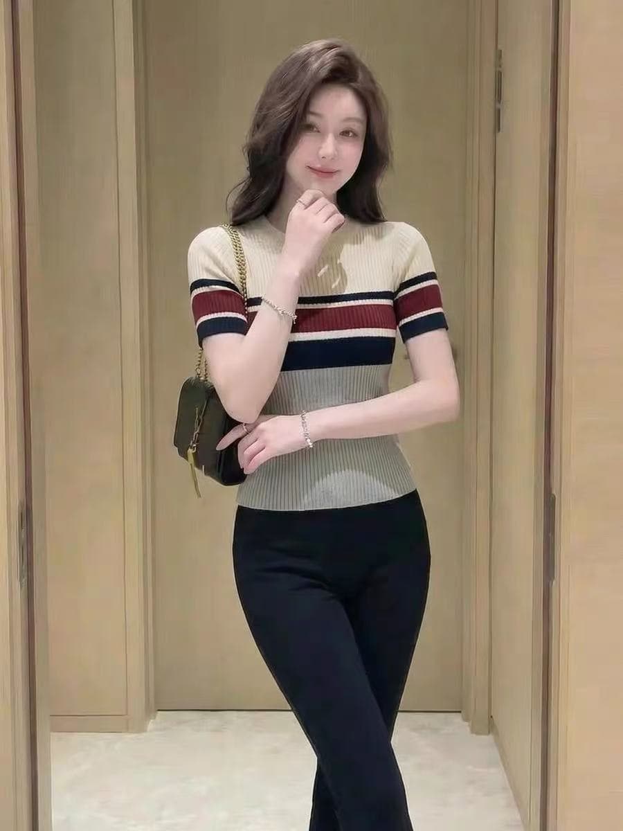 한 부서 고대 복장 스트라이프 배색 반팔 티셔츠 여성 여름 2026 새로운 몸매 가꾸기 슬림해 보이는 고급 센스 아름다운 작은 맨위 상세 이미지 1