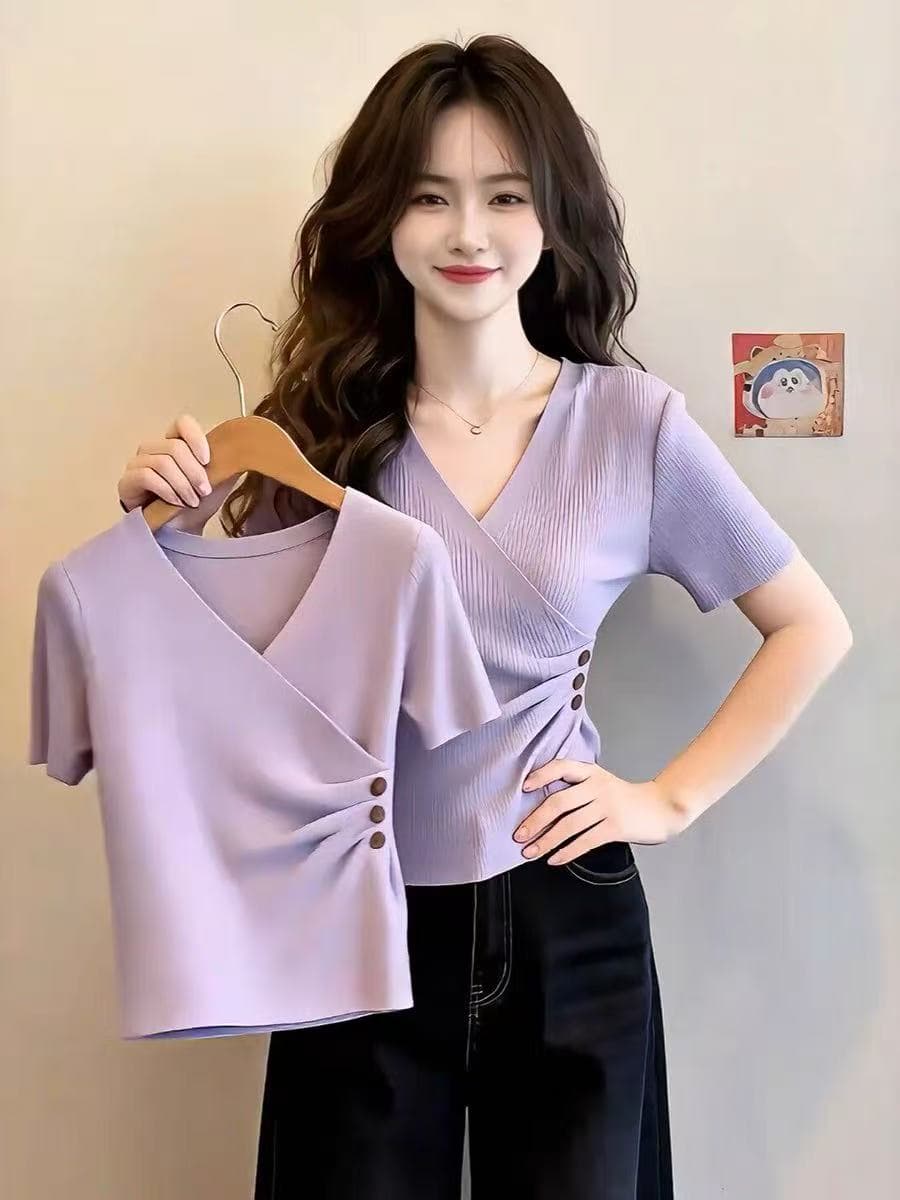 부드러운 바람 보라색 얇은 스타일 몸매 가꾸기 측면 단추 디자인 반팔 티셔츠 맨위 여름 고급 센스 V넥 니트 스웨터 상세 이미지 1