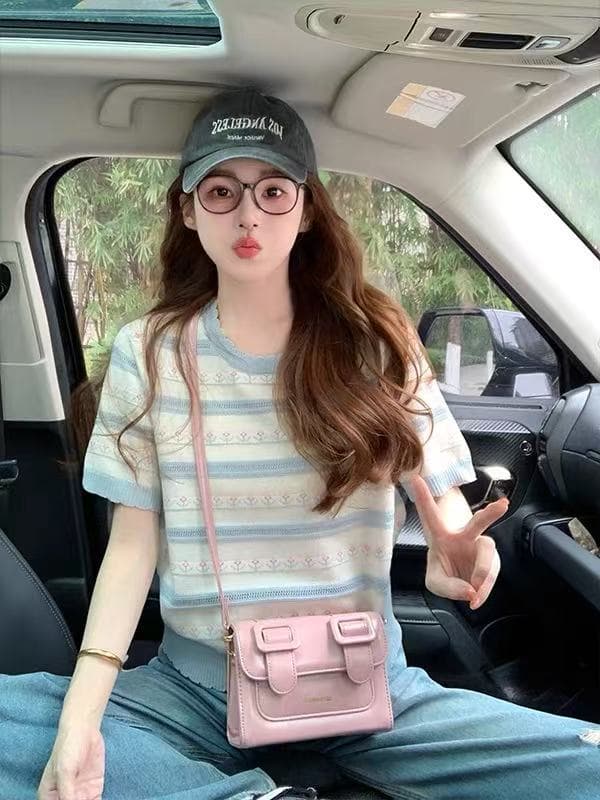 꽃무늬 스트라이프 니트 반팔 티셔츠 여성 2026 새로운 여름 달콤함 레이스 작은 샤넬 스타일 루즈핏 연령 감소 맨위 상세 이미지 9